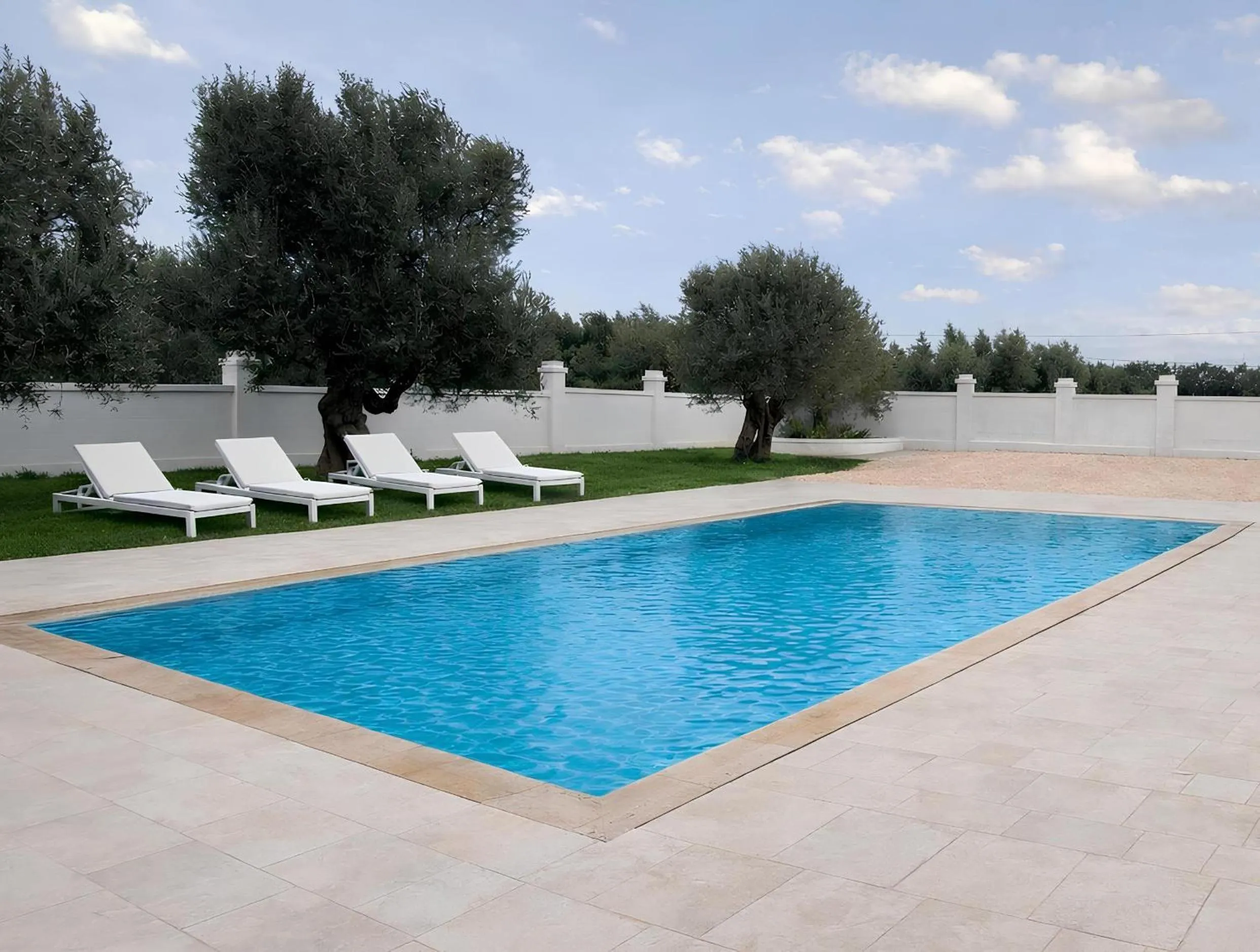 Pool view in Masseria Lama D'impisa