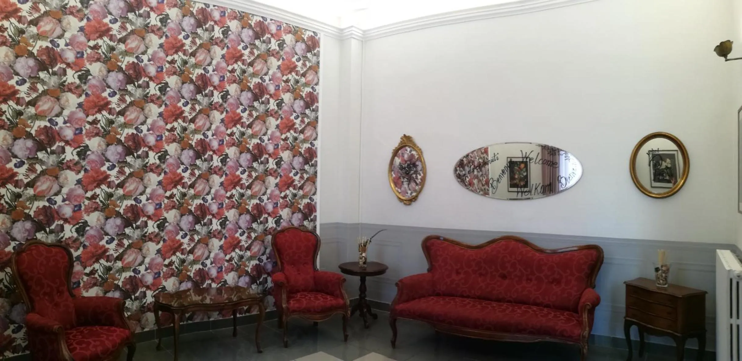 Communal lounge/ TV room in Hotel Prati