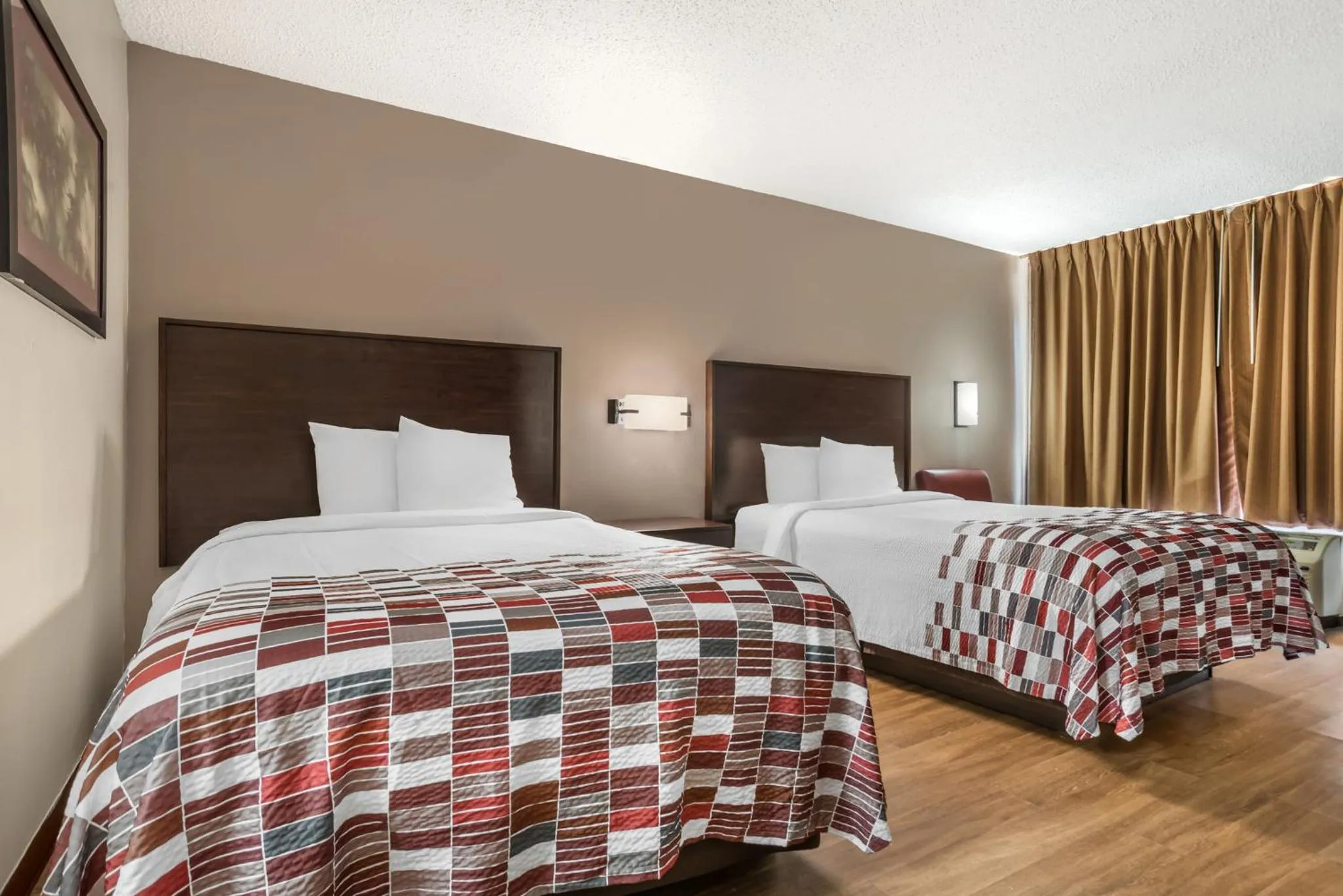 Bedroom, Bed in Red Roof Inn Montgomery - Midtown