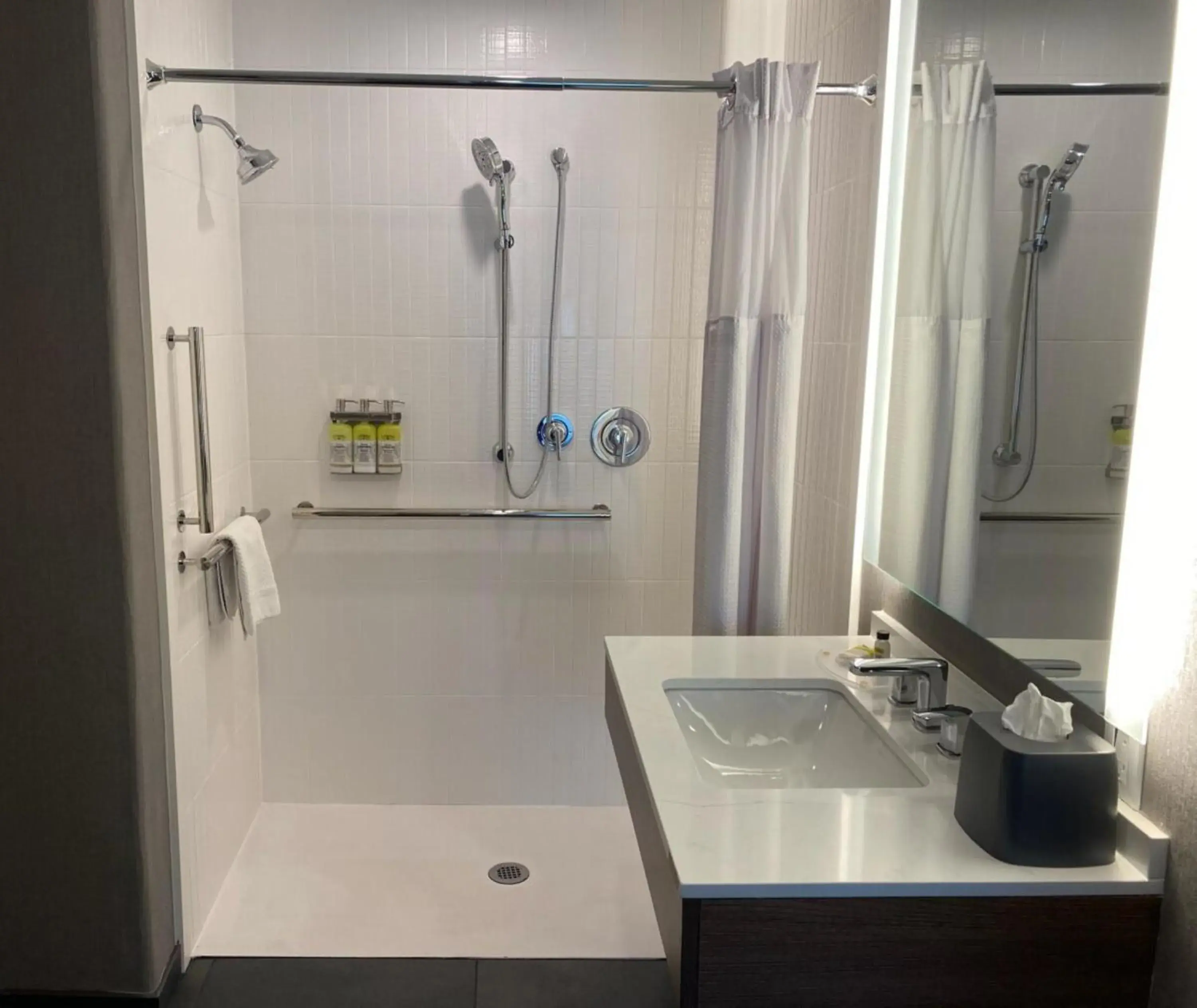 Two-Bedroom Suite with One King Bed, Two Queen Beds and One Sofa Bed in Staybridge Suites Phoenix Glendale Sports Dist by IHG Two-Bedroom Suite with One King Bed, Two Queen Beds and One Sofa Bed in Staybridge Suites Phoenix Glendale Sports Dist by IHG