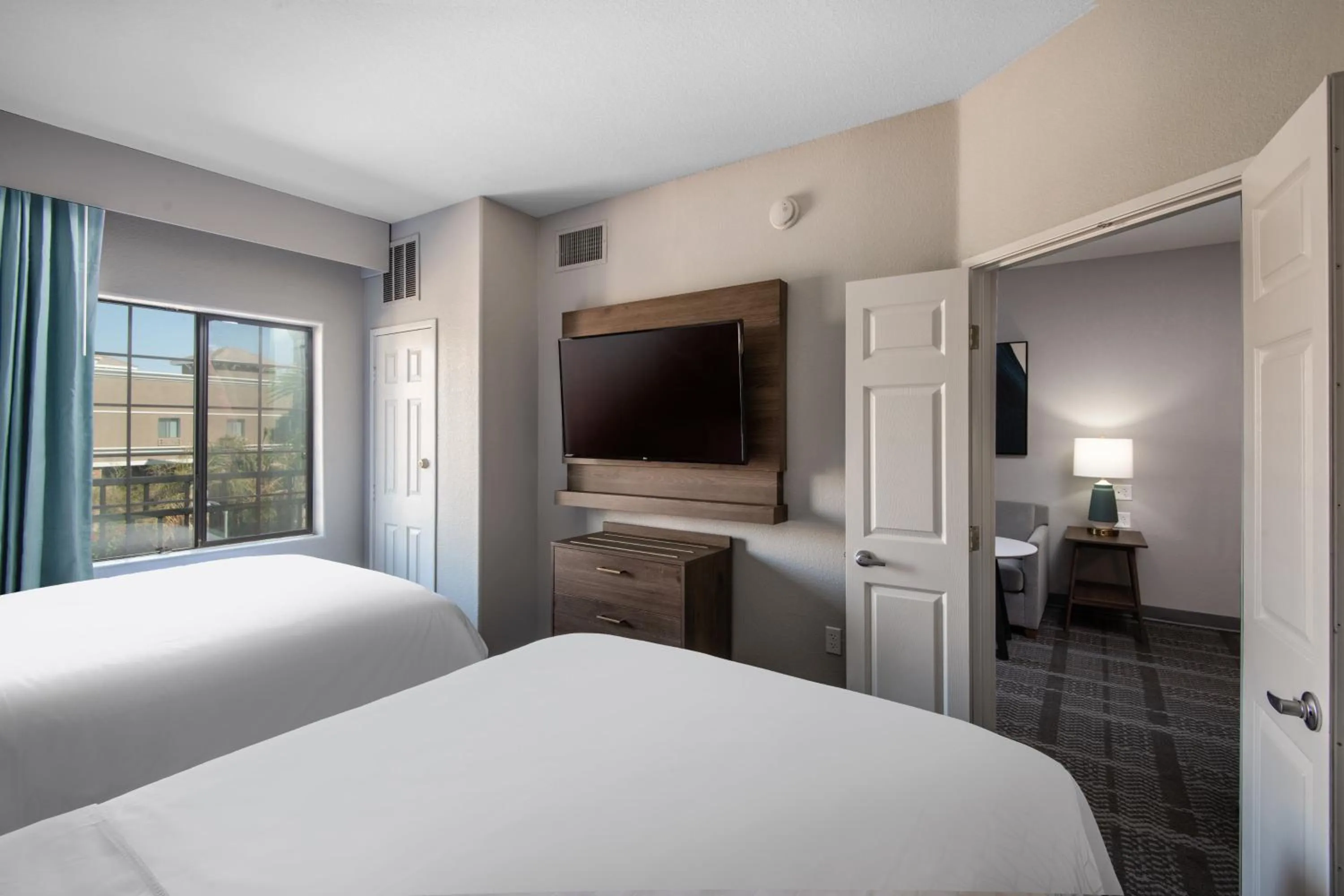 Photo of the whole room, Bed in Staybridge Suites Phoenix Glendale Sports Dist by IHG