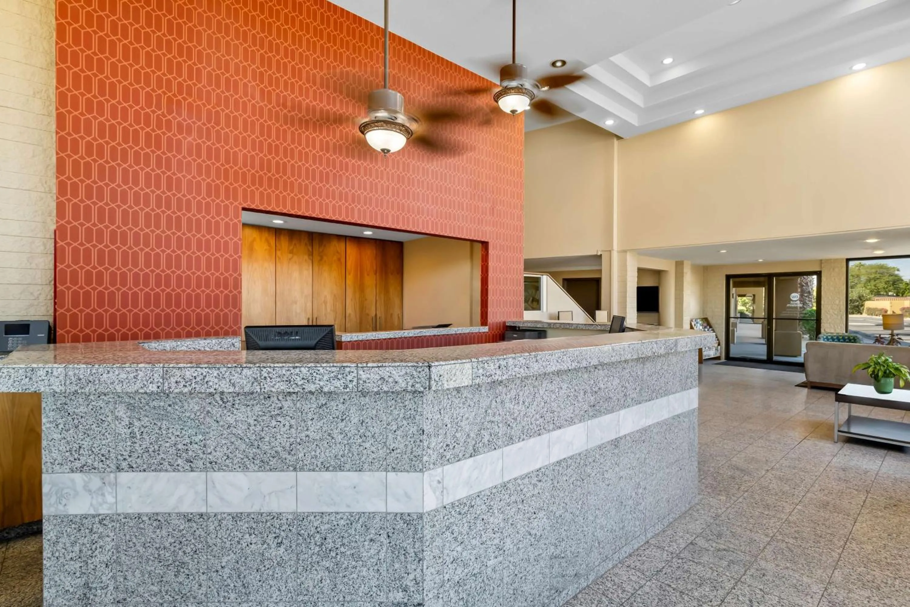 Lobby or reception in Best Western Date Tree Hotel