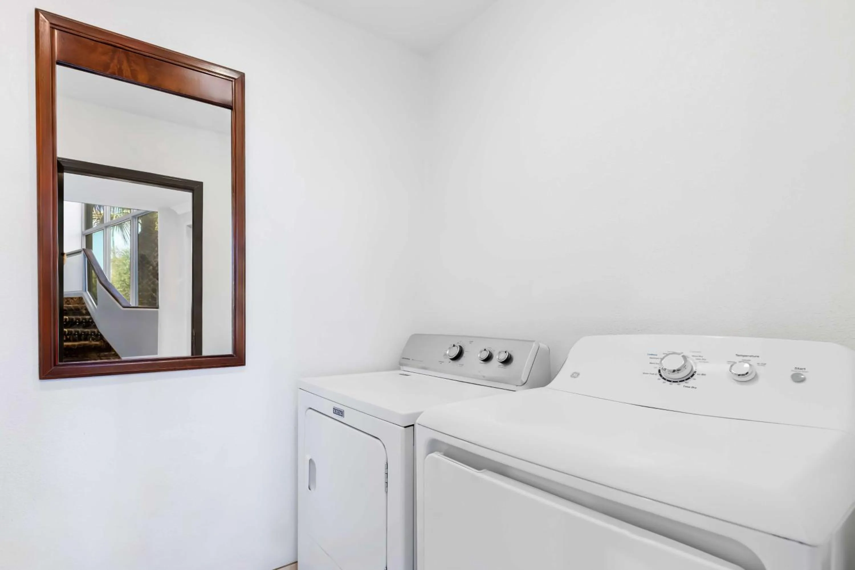 laundry in Best Western Date Tree Hotel