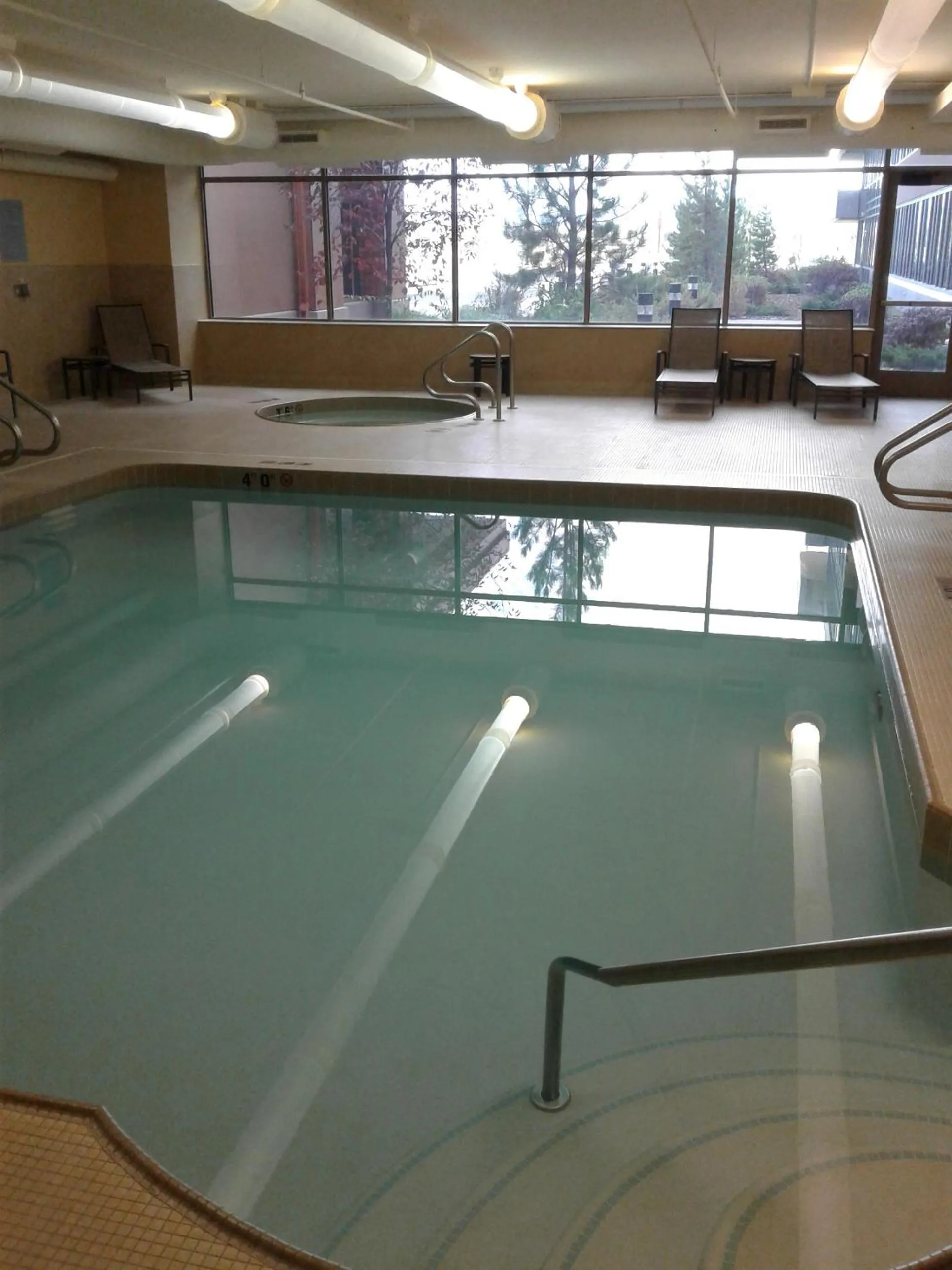 Swimming pool in Shoshone-Bannock Hotel and Event Center