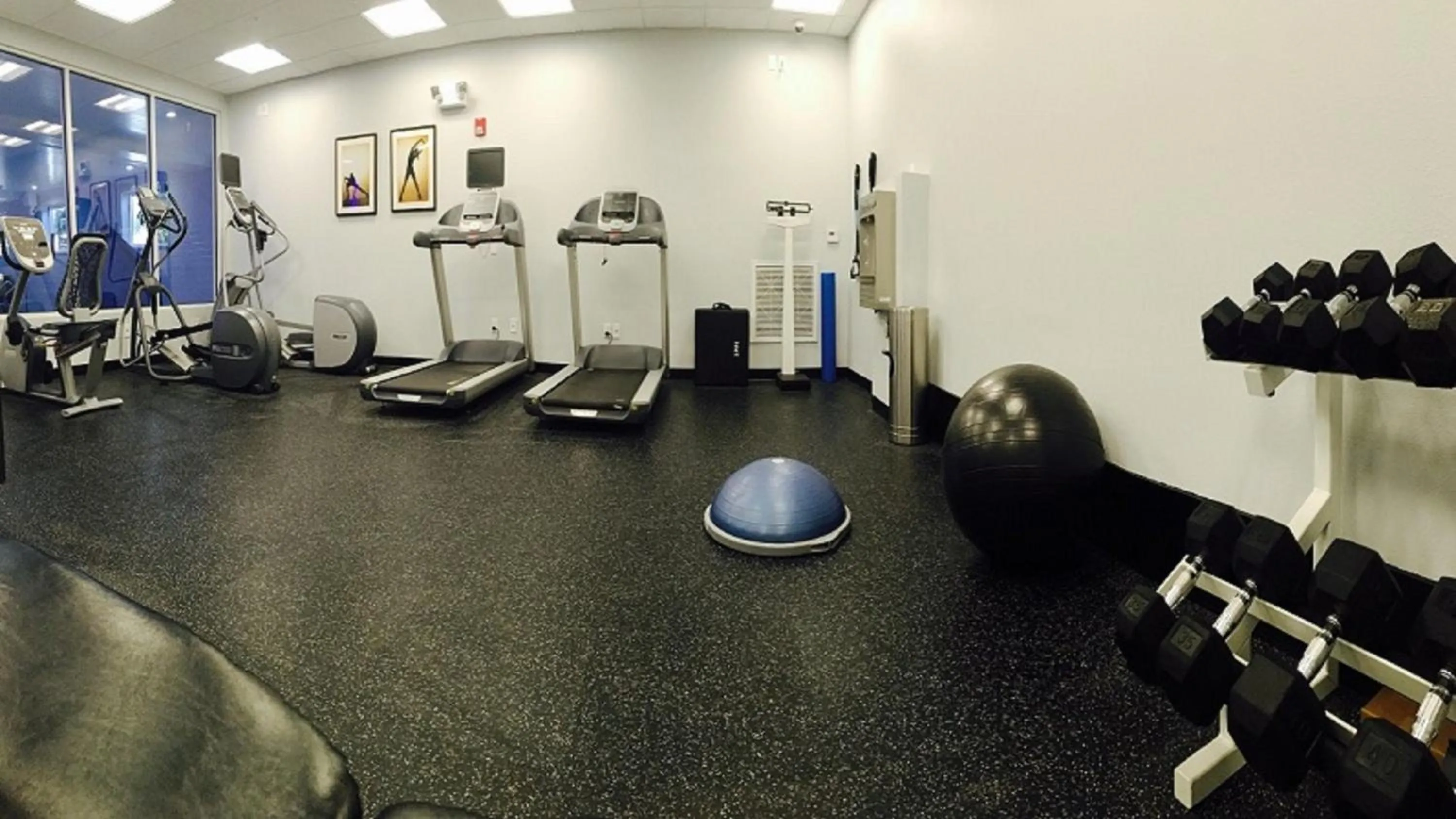 Fitness centre/facilities in Holiday Inn Express Hotel & Suites - Paso Robles by IHG