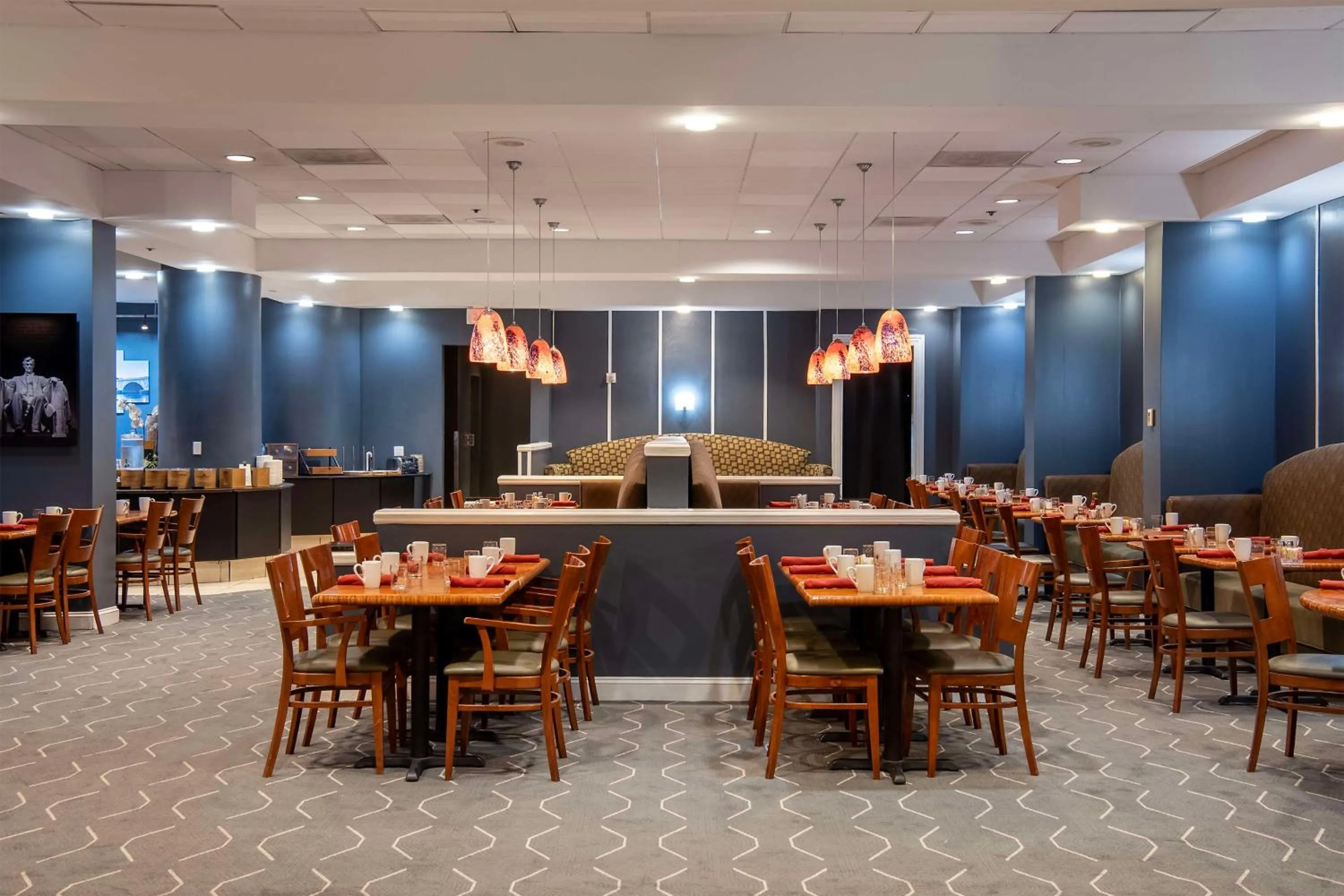 Restaurant/places to eat in DoubleTree by Hilton Washington DC – Crystal City