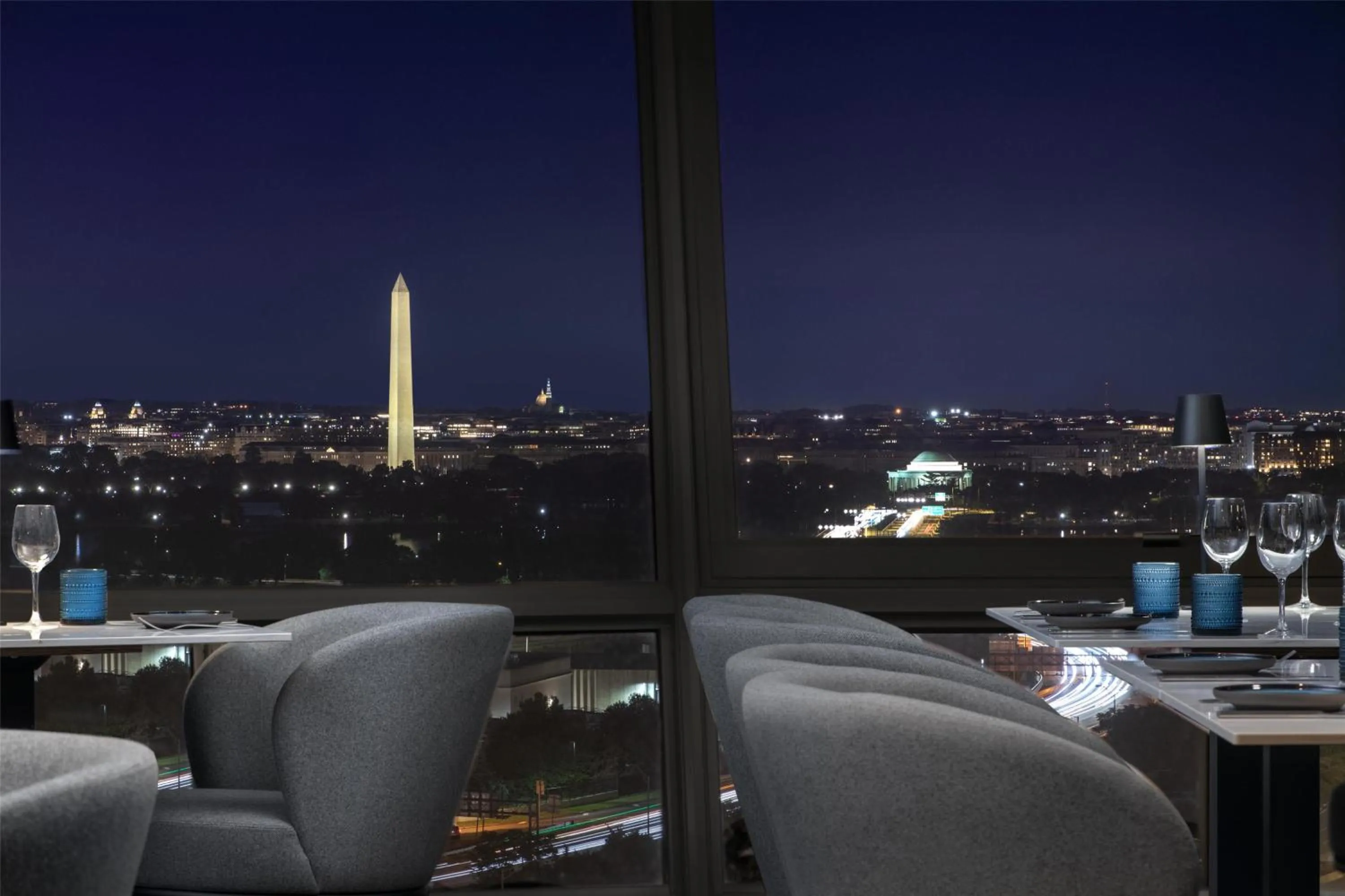 Lounge or bar in DoubleTree by Hilton Washington DC – Crystal City