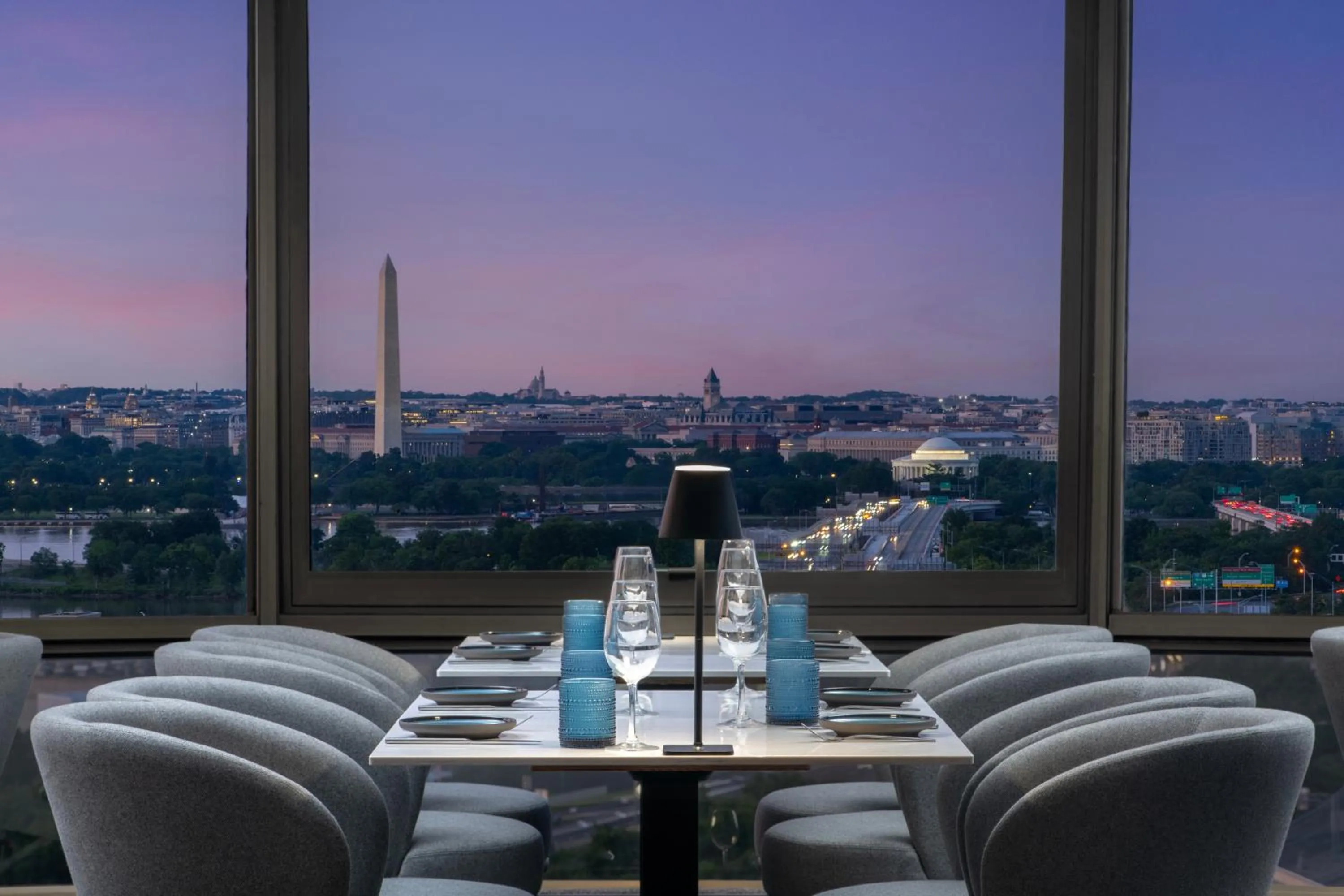 Restaurant/places to eat in DoubleTree by Hilton Washington DC – Crystal City