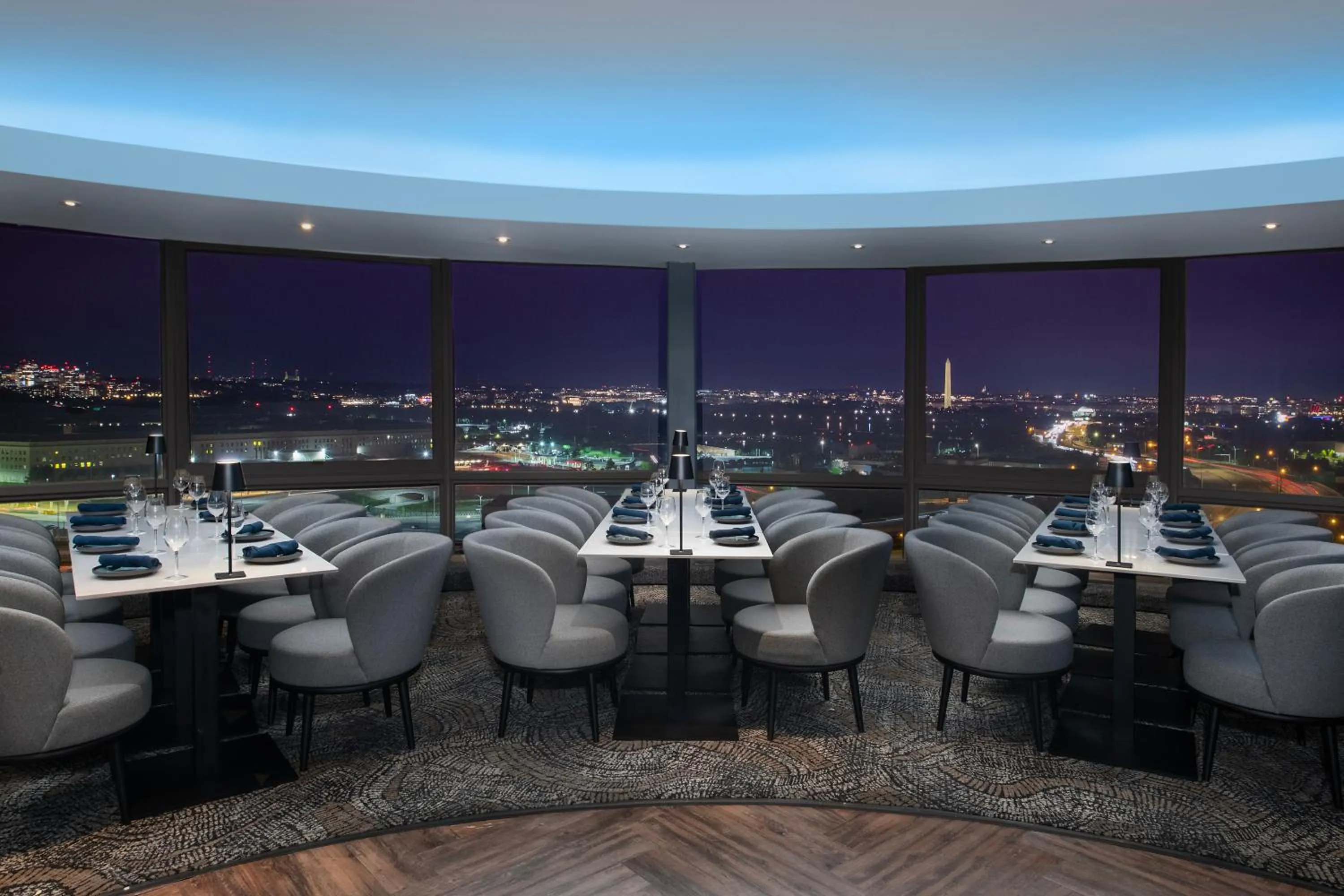 Restaurant/places to eat in DoubleTree by Hilton Washington DC – Crystal City