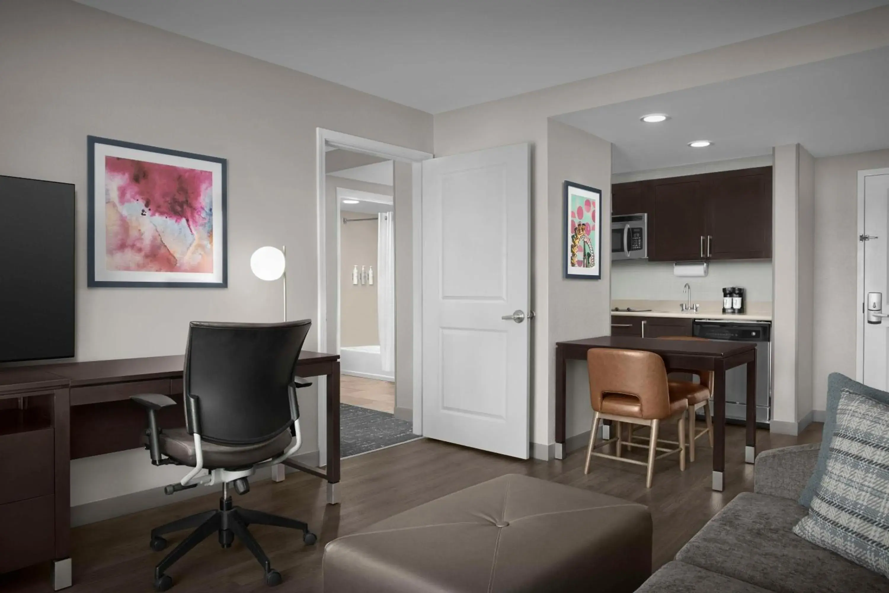 King Suite - Hearing Accessible/Non-Smoking in Homewood Suites by Hilton Orlando Airport King Suite - Hearing Accessible/Non-Smoking in Homewood Suites by Hilton Orlando Airport
