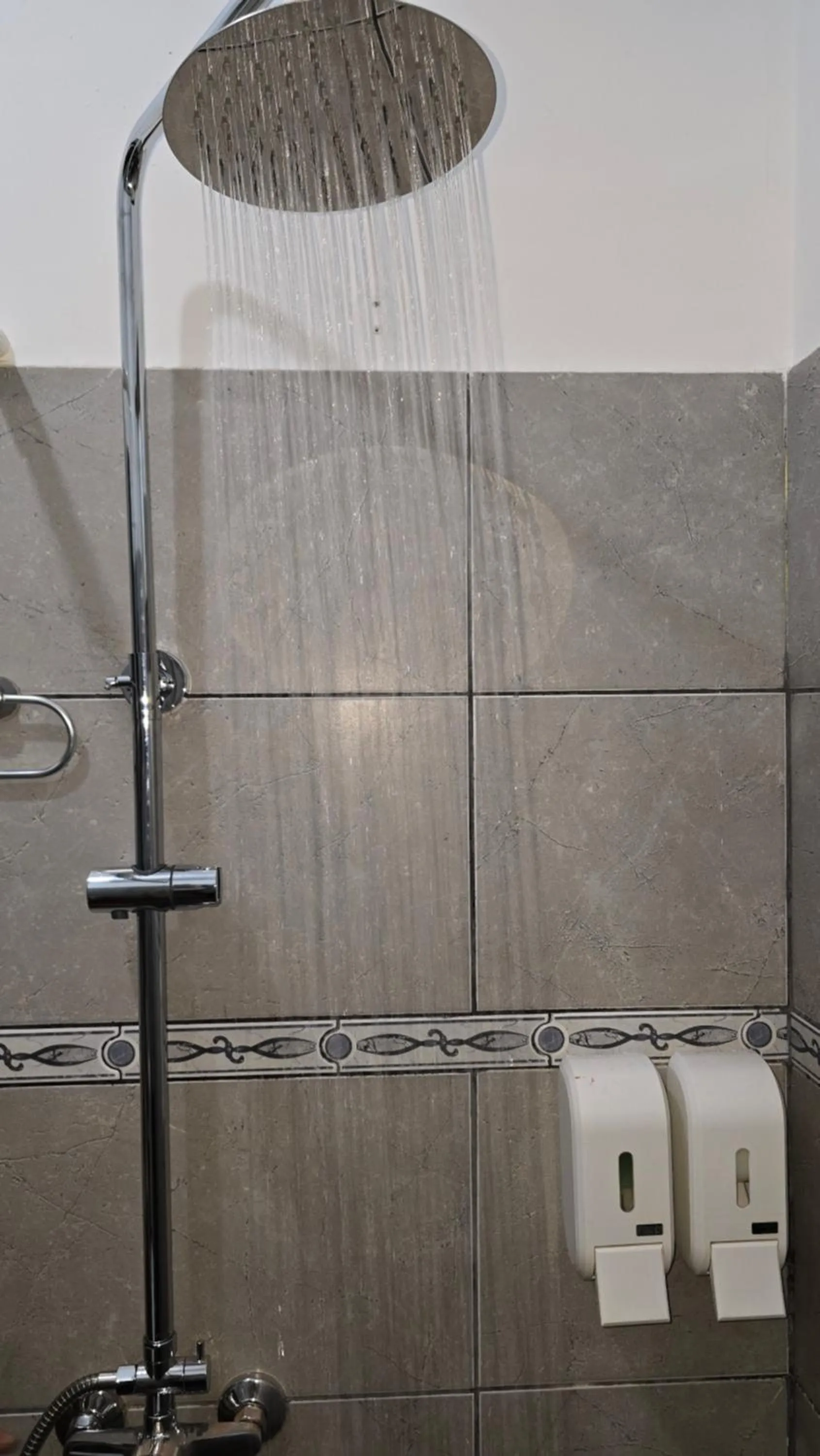 Shower in Posada 21 Oranges