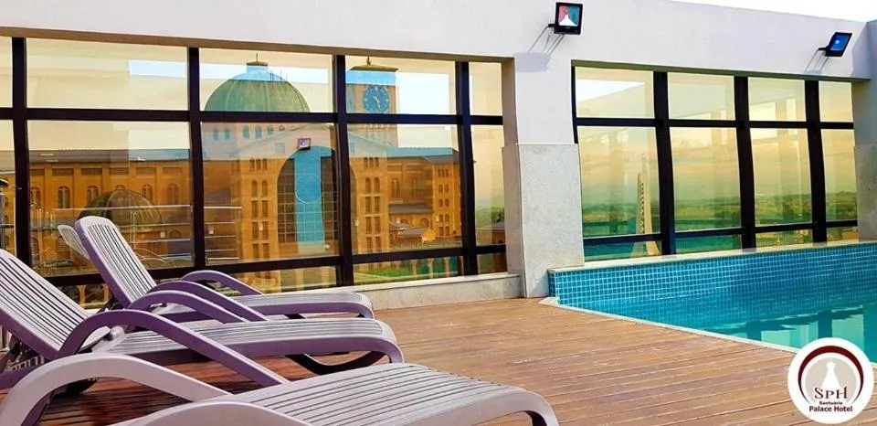 Pool view in Santuário Palace Hotel
