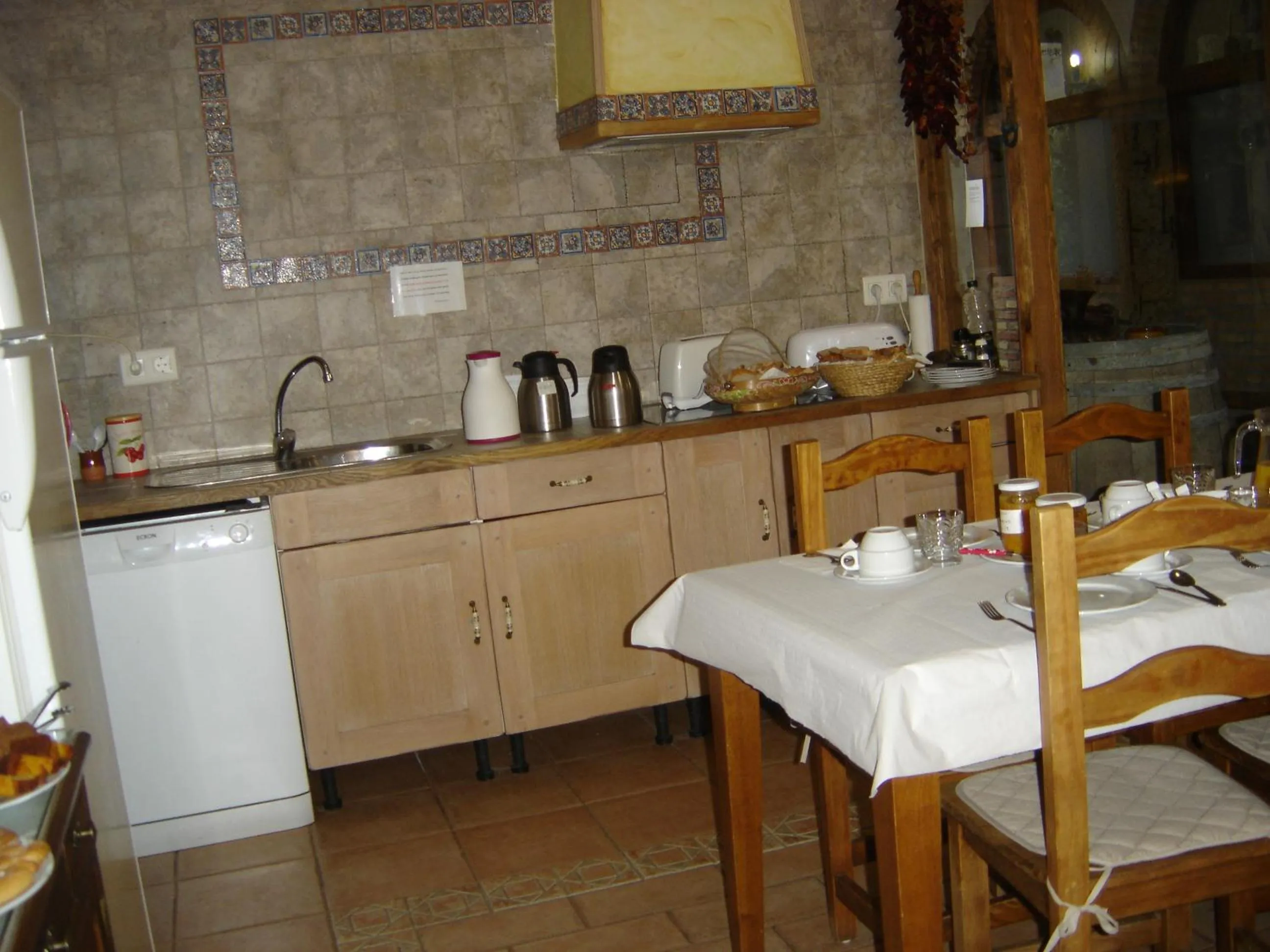 Coffee/tea facilities in Agroturismo "La Bardena Blanca II"