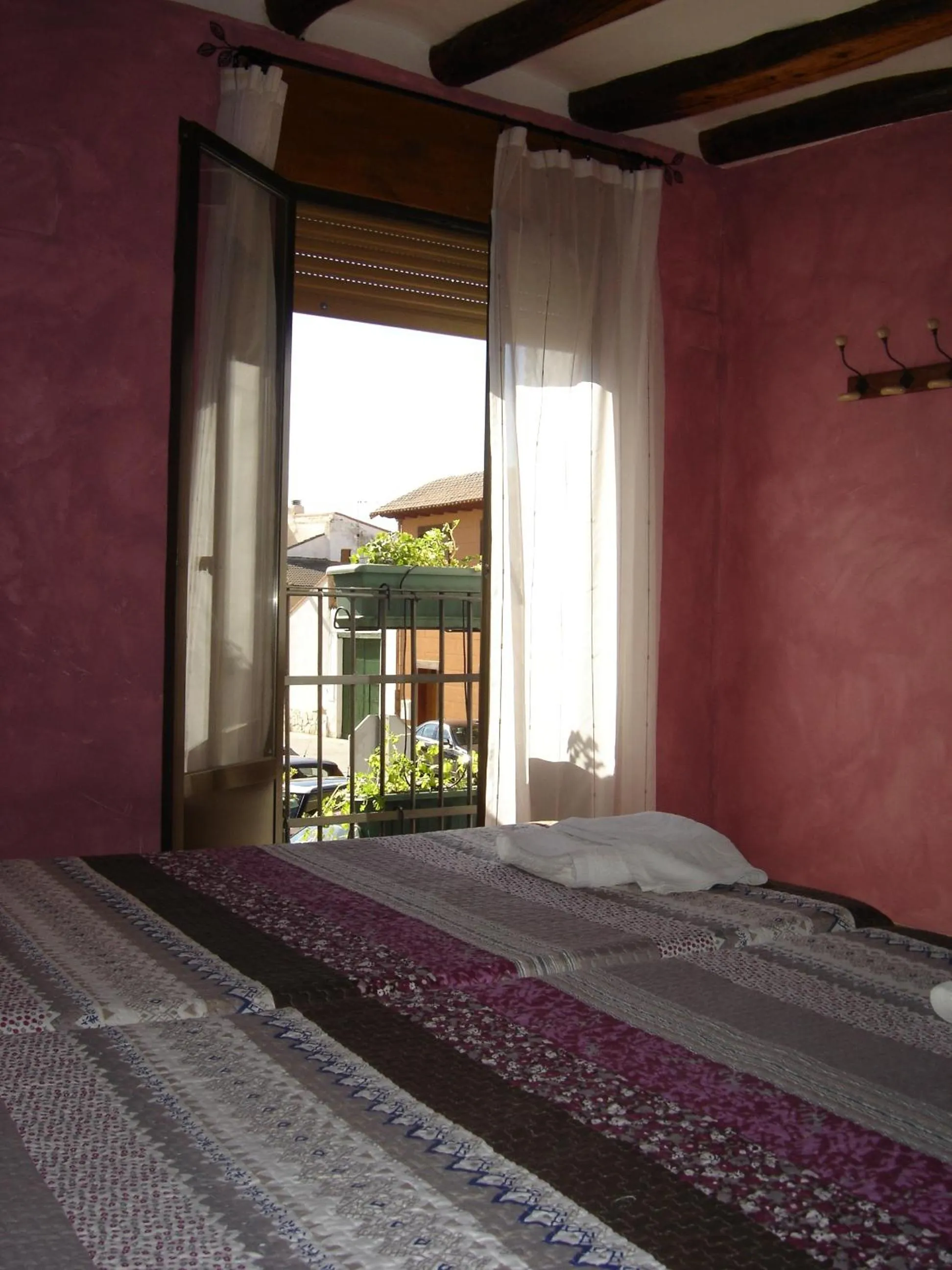 Patio, Bed in Agroturismo "La Bardena Blanca II"