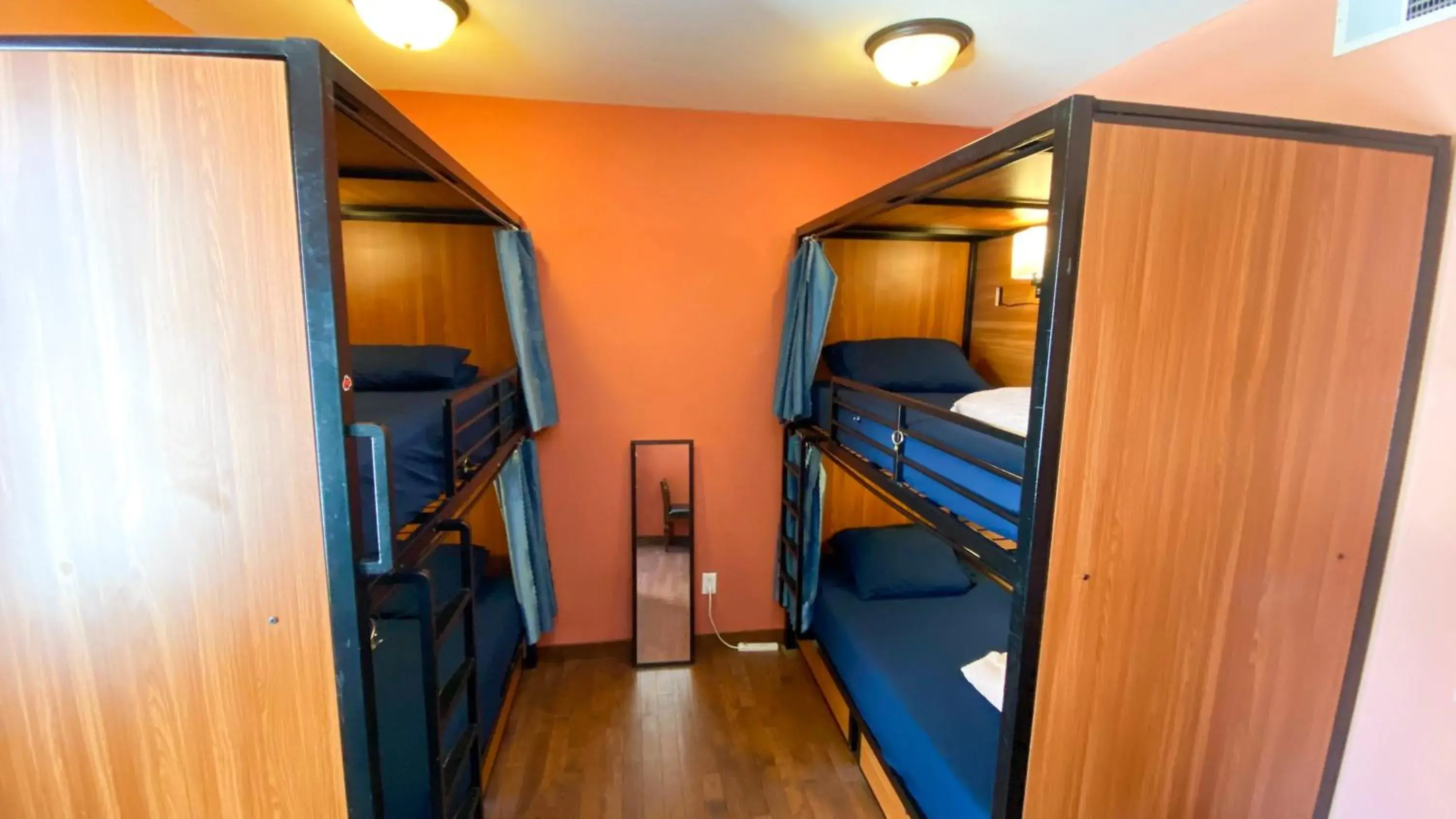 Bed in 4-Bed Dormitory Room in ITH San Diego Adventure Hostel Bed in 4-Bed Dormitory Room in ITH San Diego Adventure Hostel
