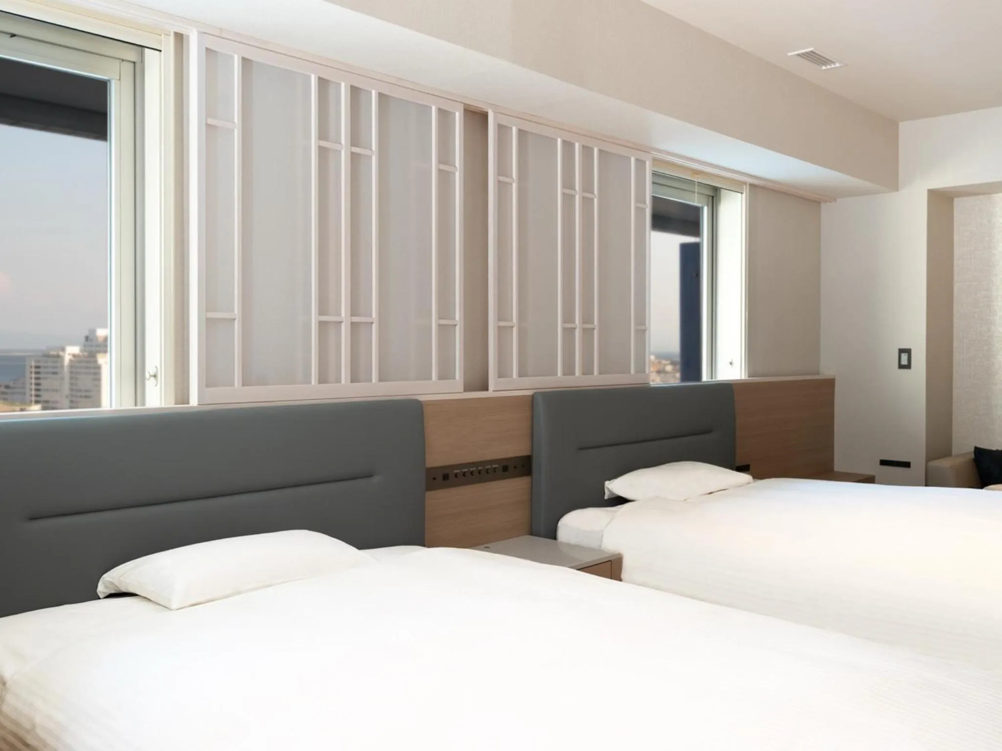 Bedroom, Bed in Kobe Marriott Hotel