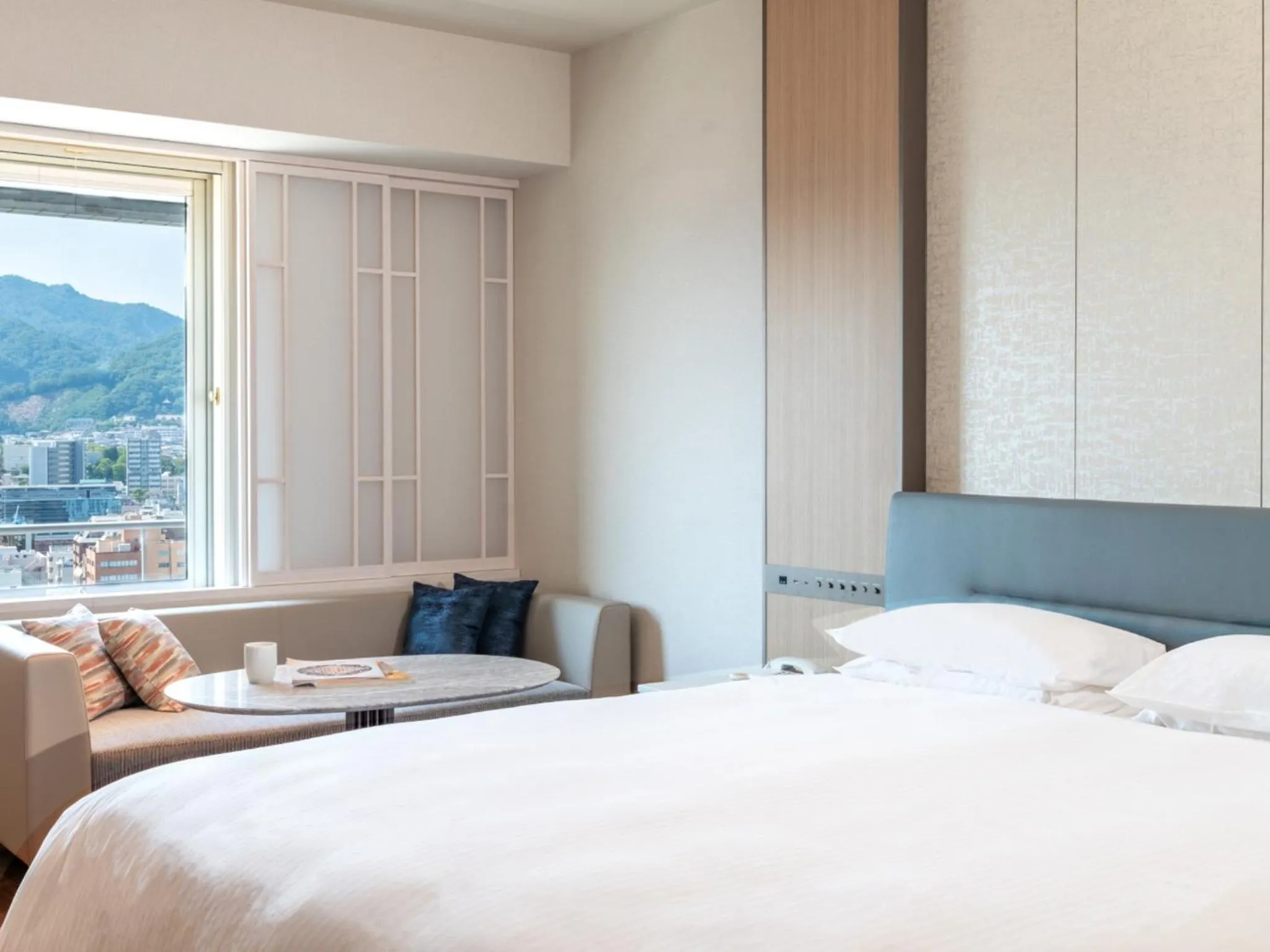 Bedroom, Bed in Kobe Marriott Hotel