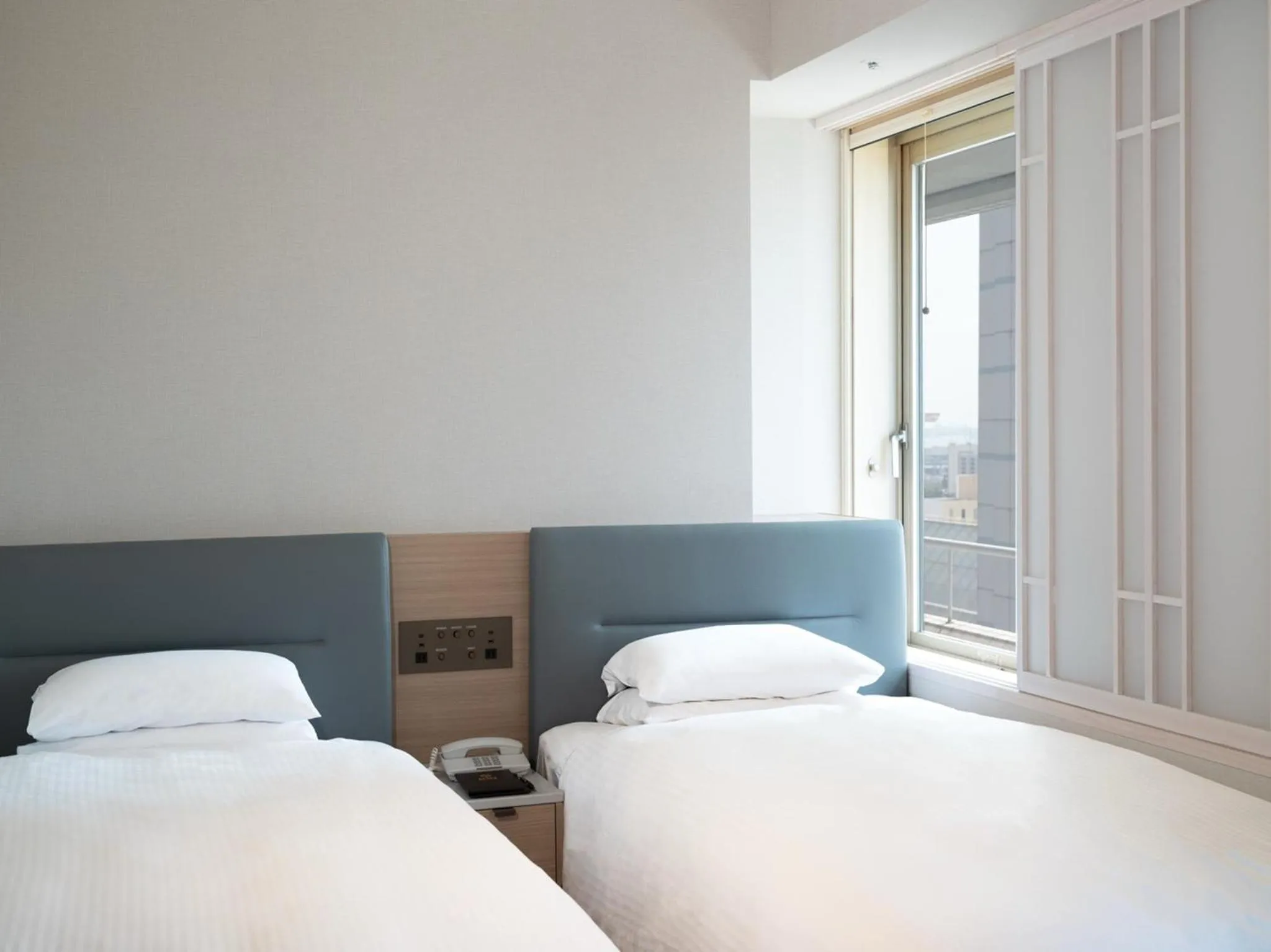 Bedroom, Bed in Kobe Marriott Hotel