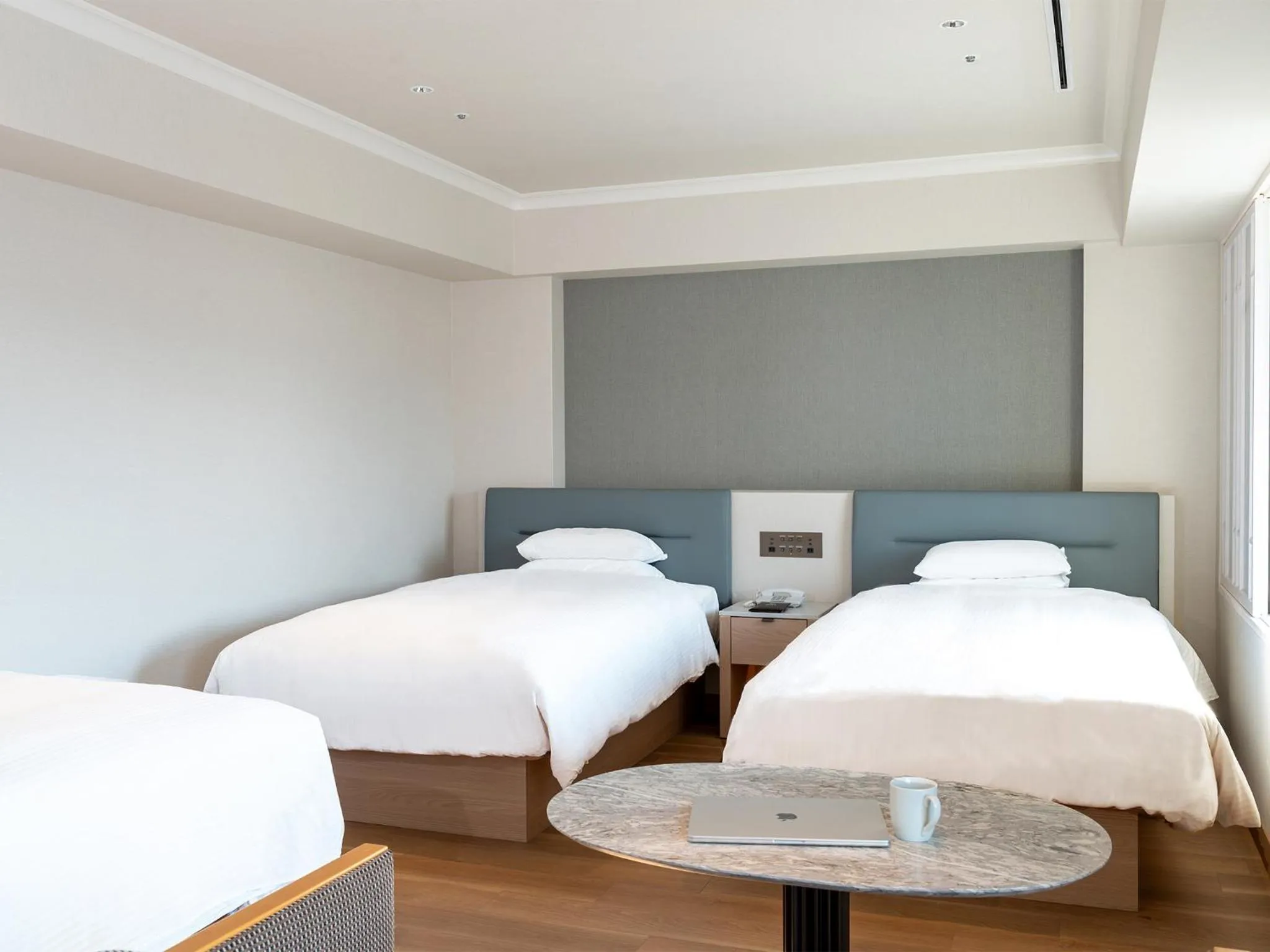 Photo of the whole room, Bed in Kobe Marriott Hotel