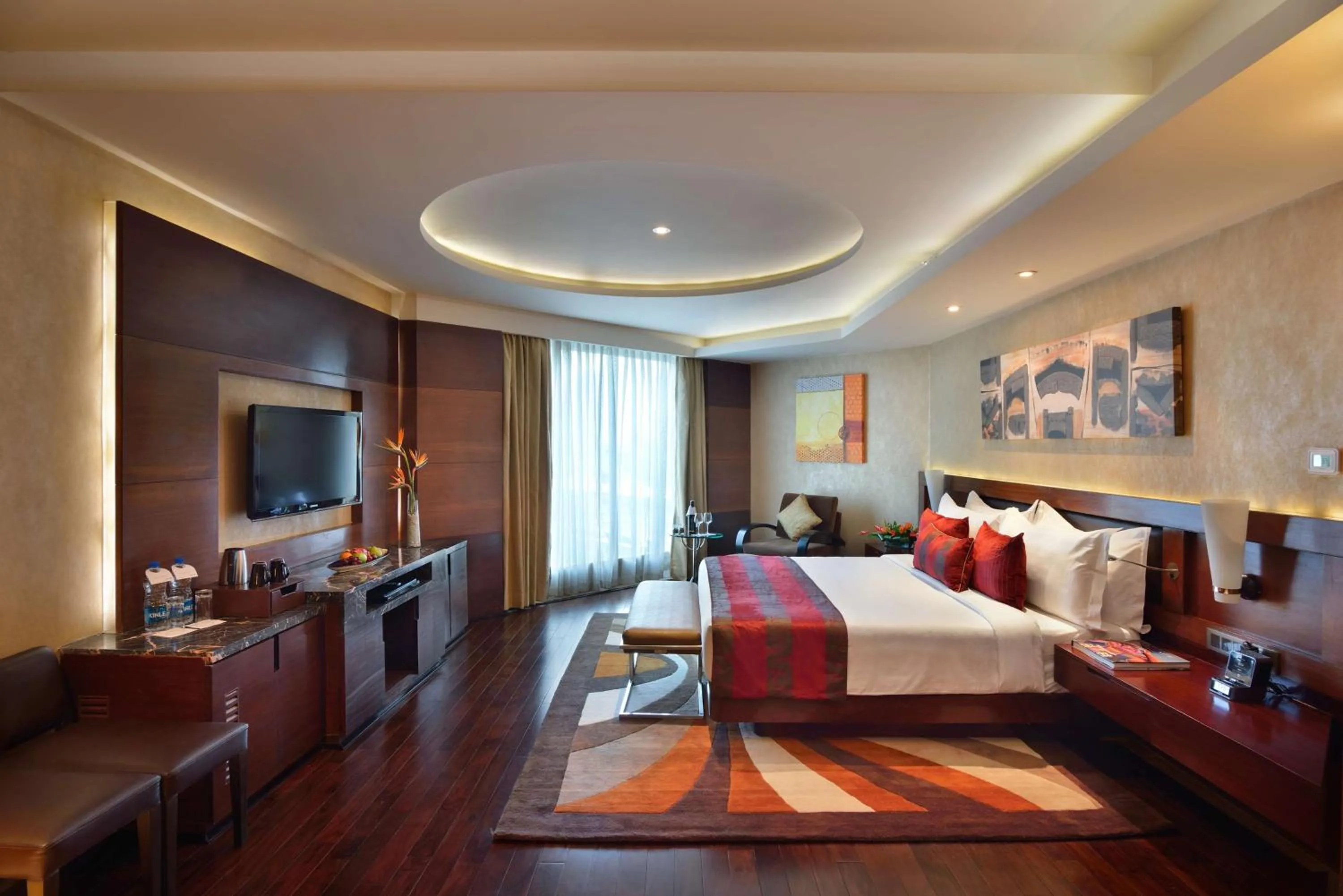 Photo of the whole room, Bed in Radisson Blu Kaushambi Delhi NCR