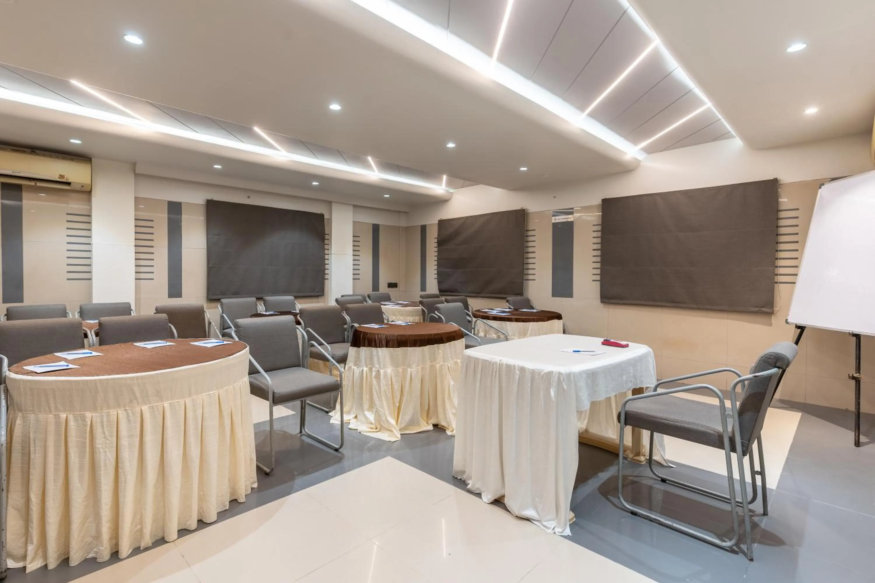 Seating area in Hotel Summit