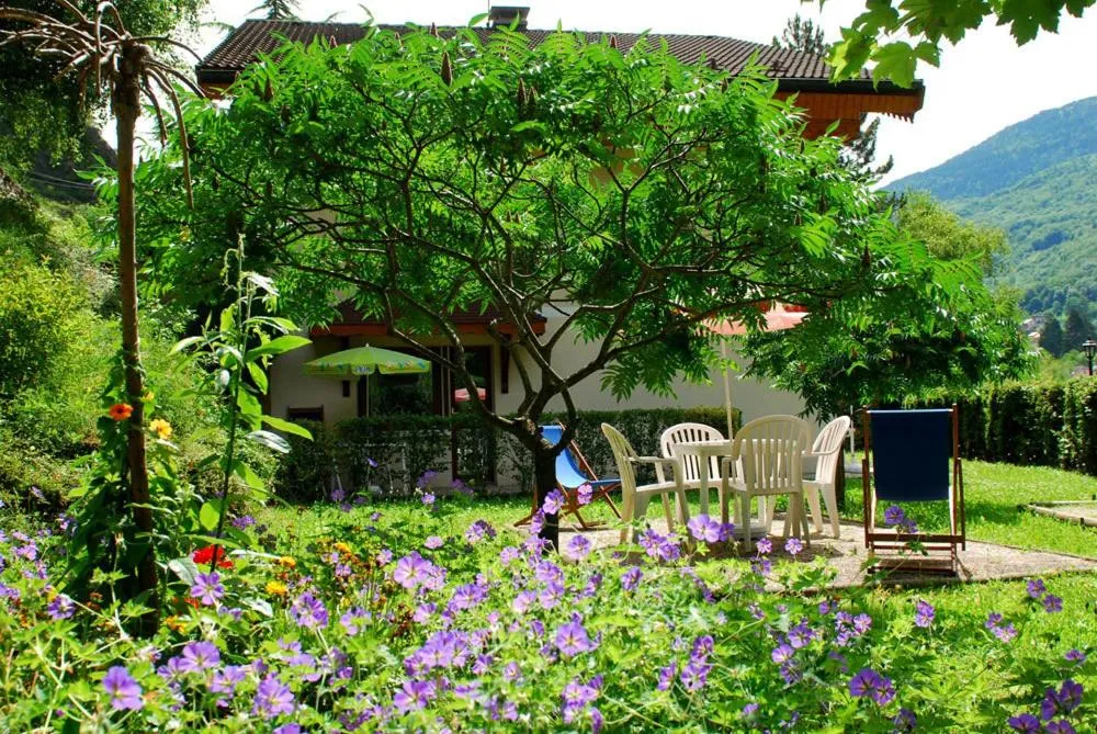 Patio in Résidence La Rochetaillée