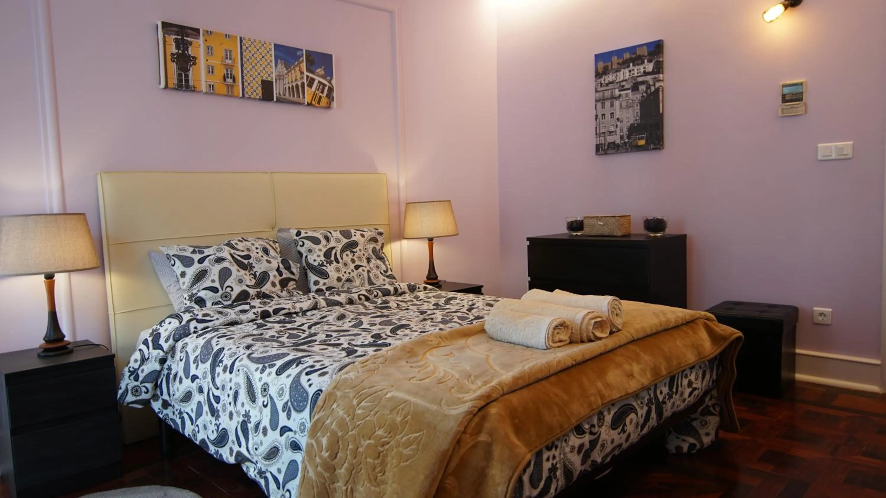 Bed in Avenida Cozy Apartment