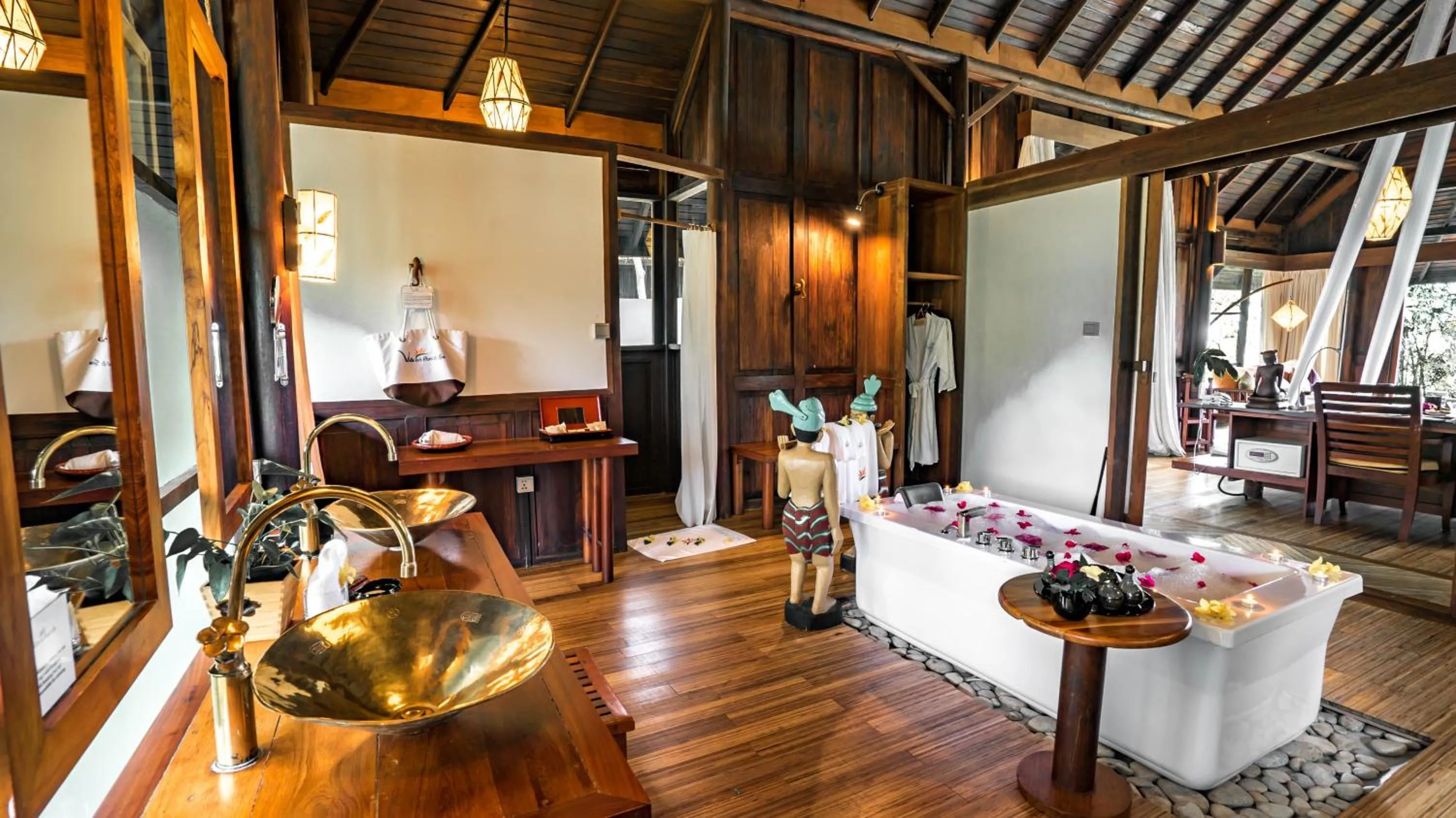 Bathroom in Villa Inle Boutique Resort