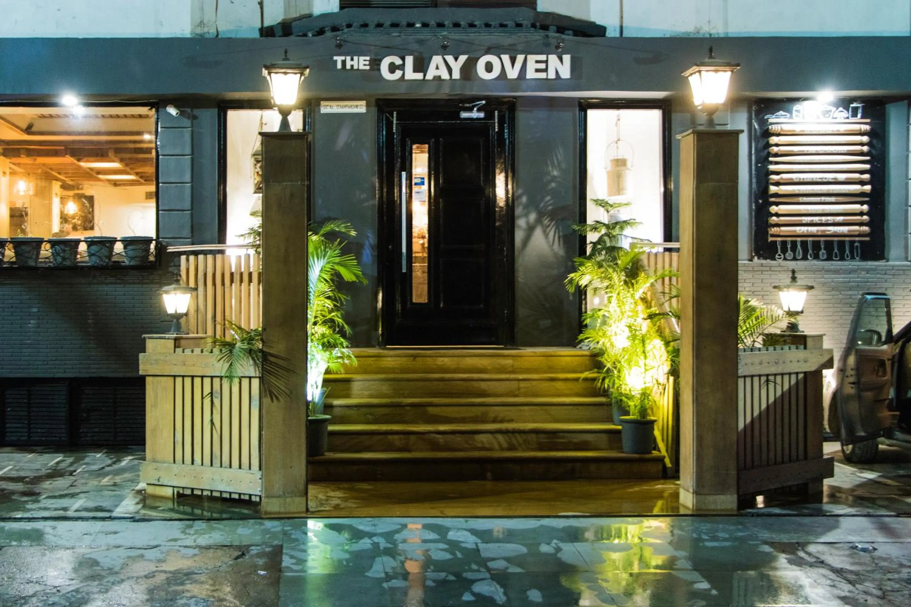 Restaurant/places to eat in Hotel Park Residency