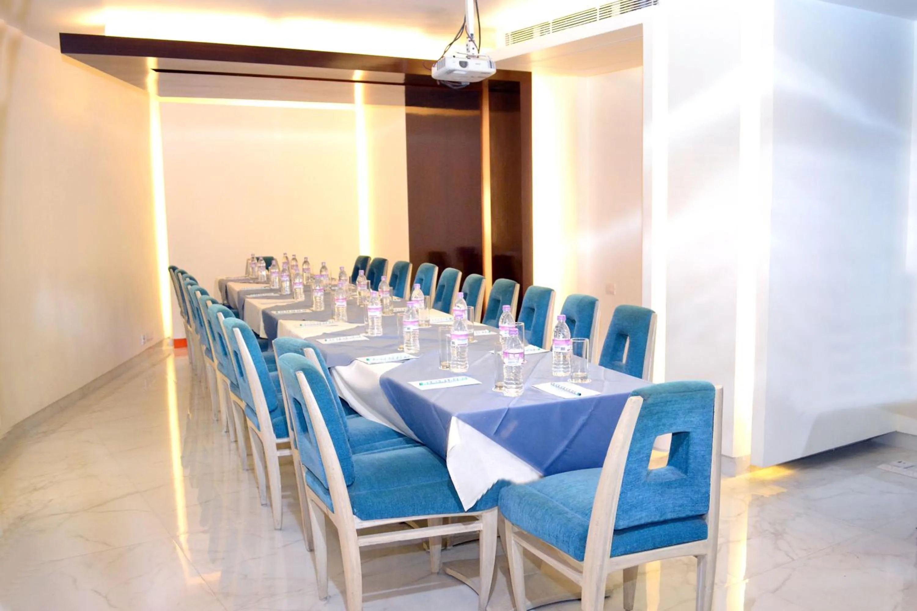 Business facilities in Hotel Park Residency