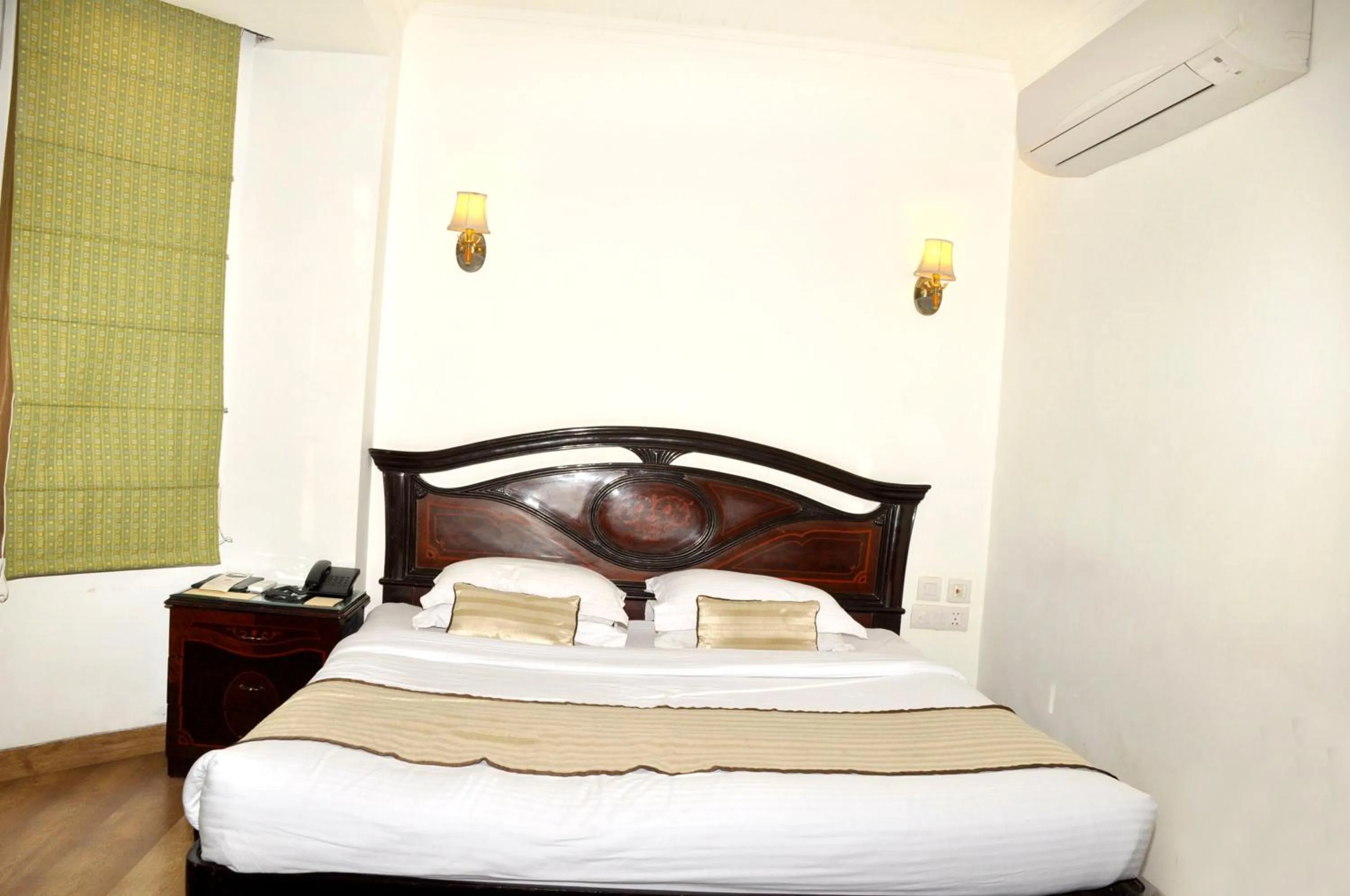 Bed in Hotel Park Residency