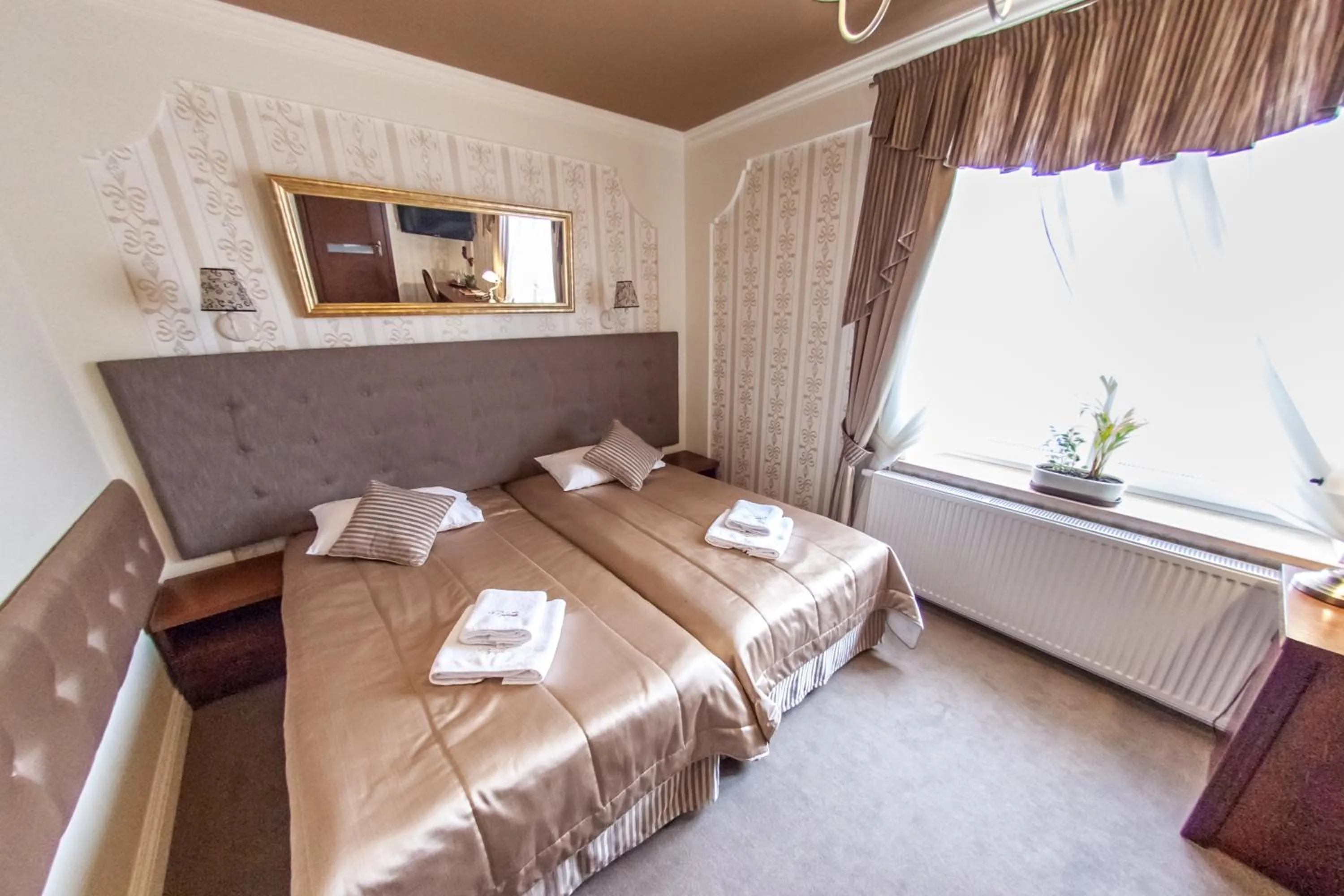 Photo of the whole room, Bed in Hotel Fryderyk