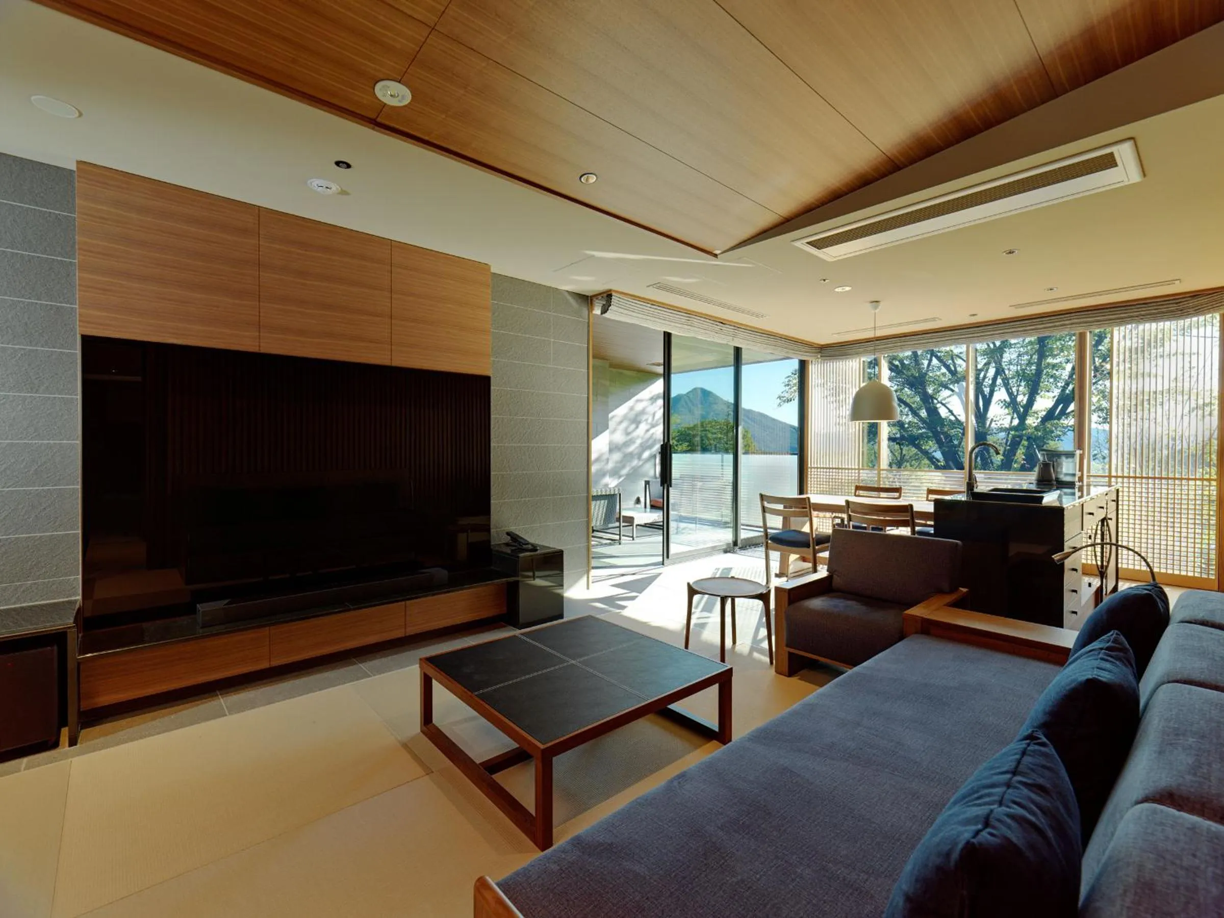 Photo of the whole room in Lake Shikotsu Tsuruga Bessou AO no ZA