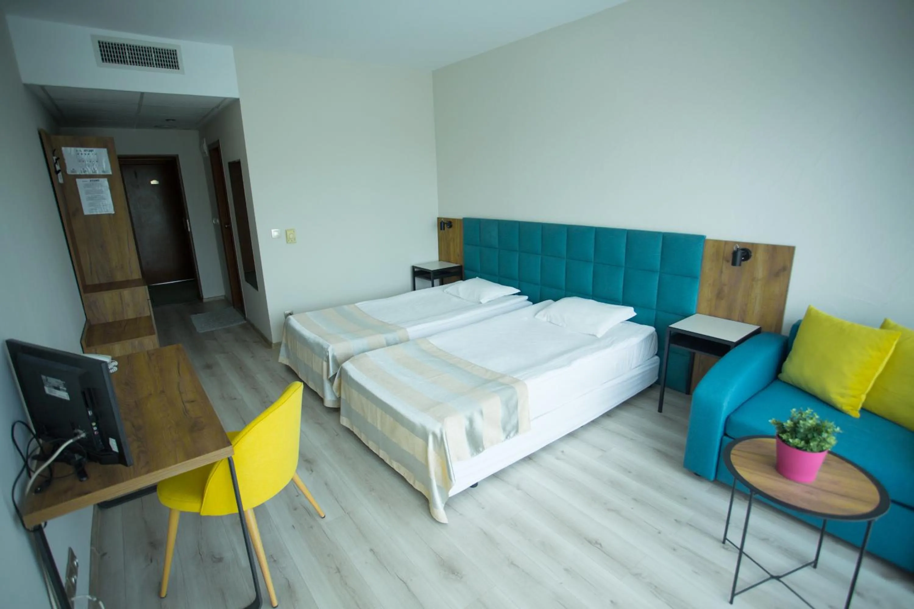 Toilet, Bed in Atlant Hotel