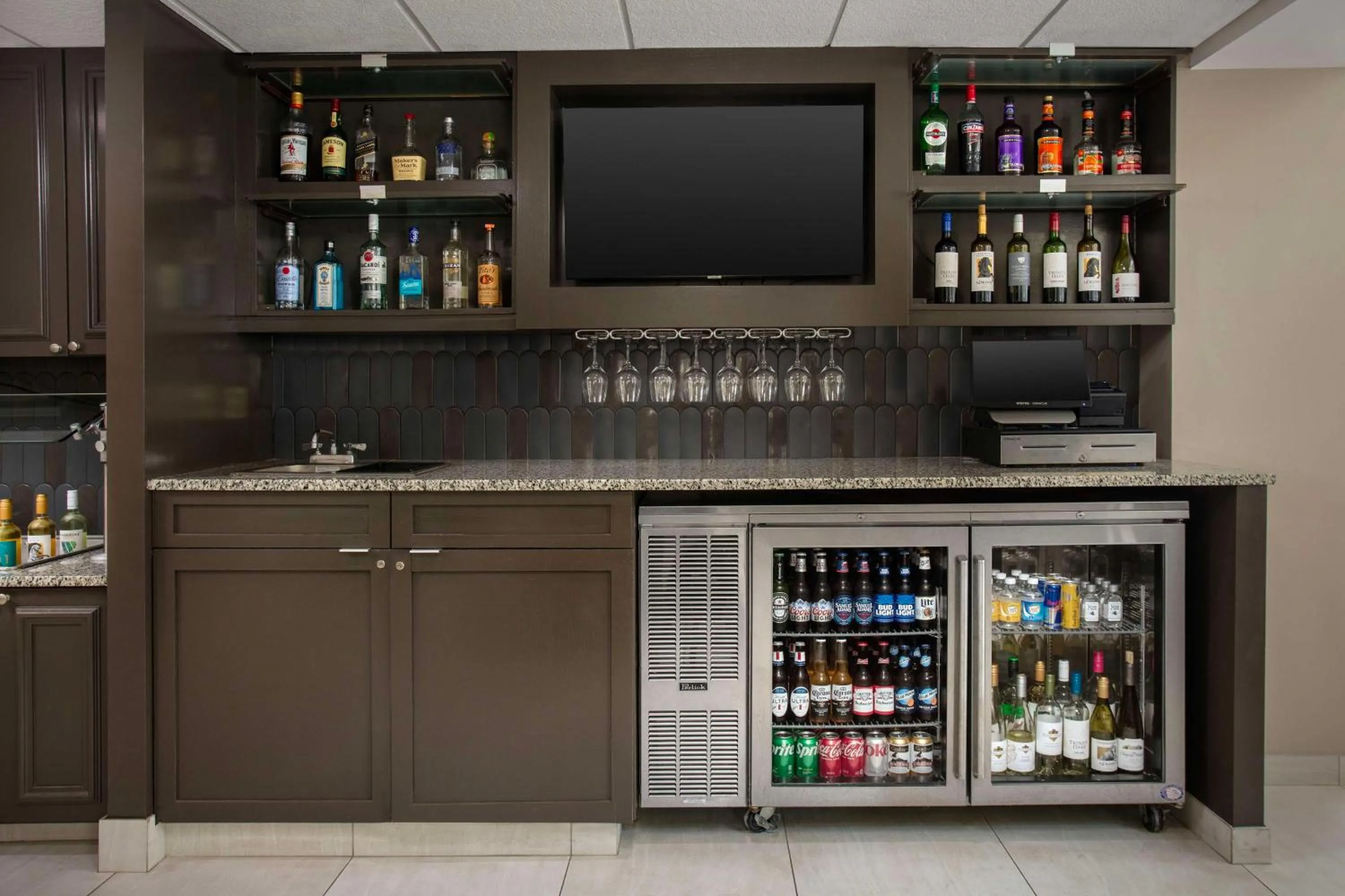 Lounge or bar in Hilton Garden Inn Gainesville