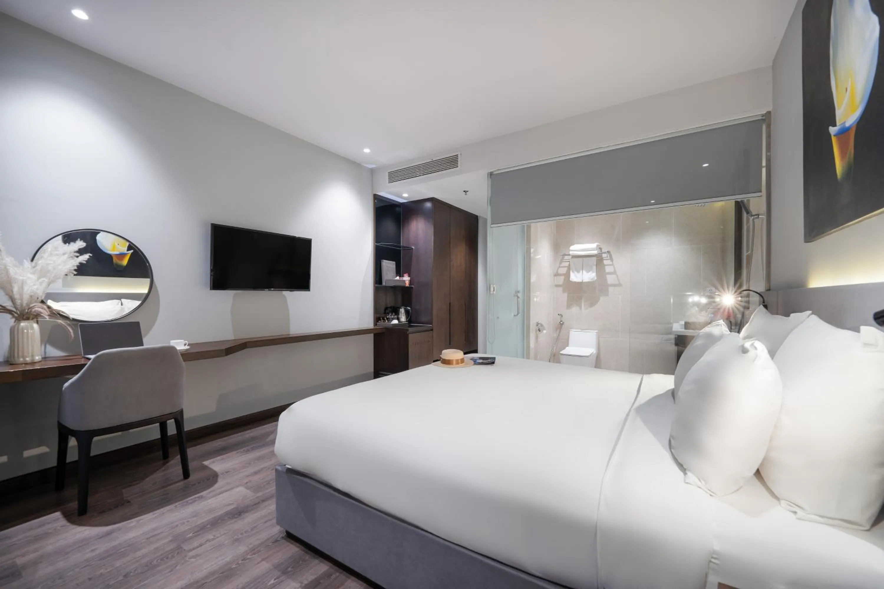 Photo of the whole room, Bed in Everland Hotel