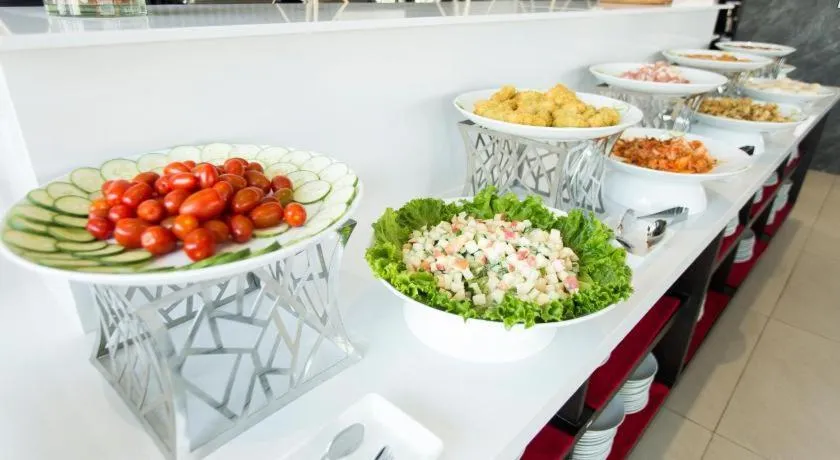 Restaurant/places to eat in Everland Hotel