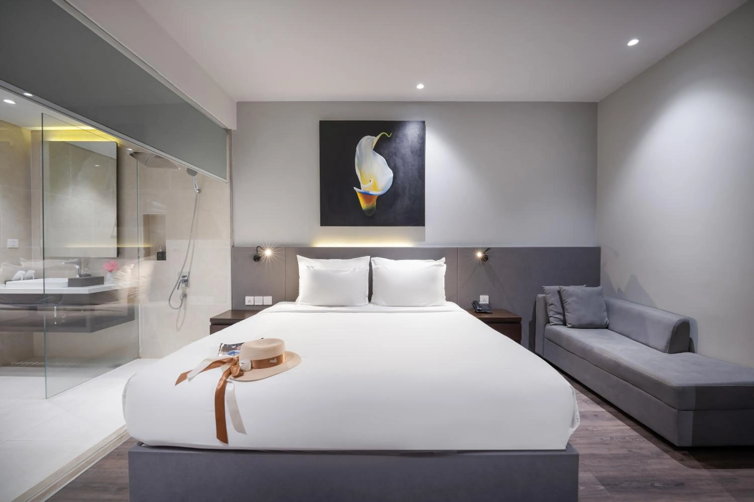 Bed in Everland Hotel