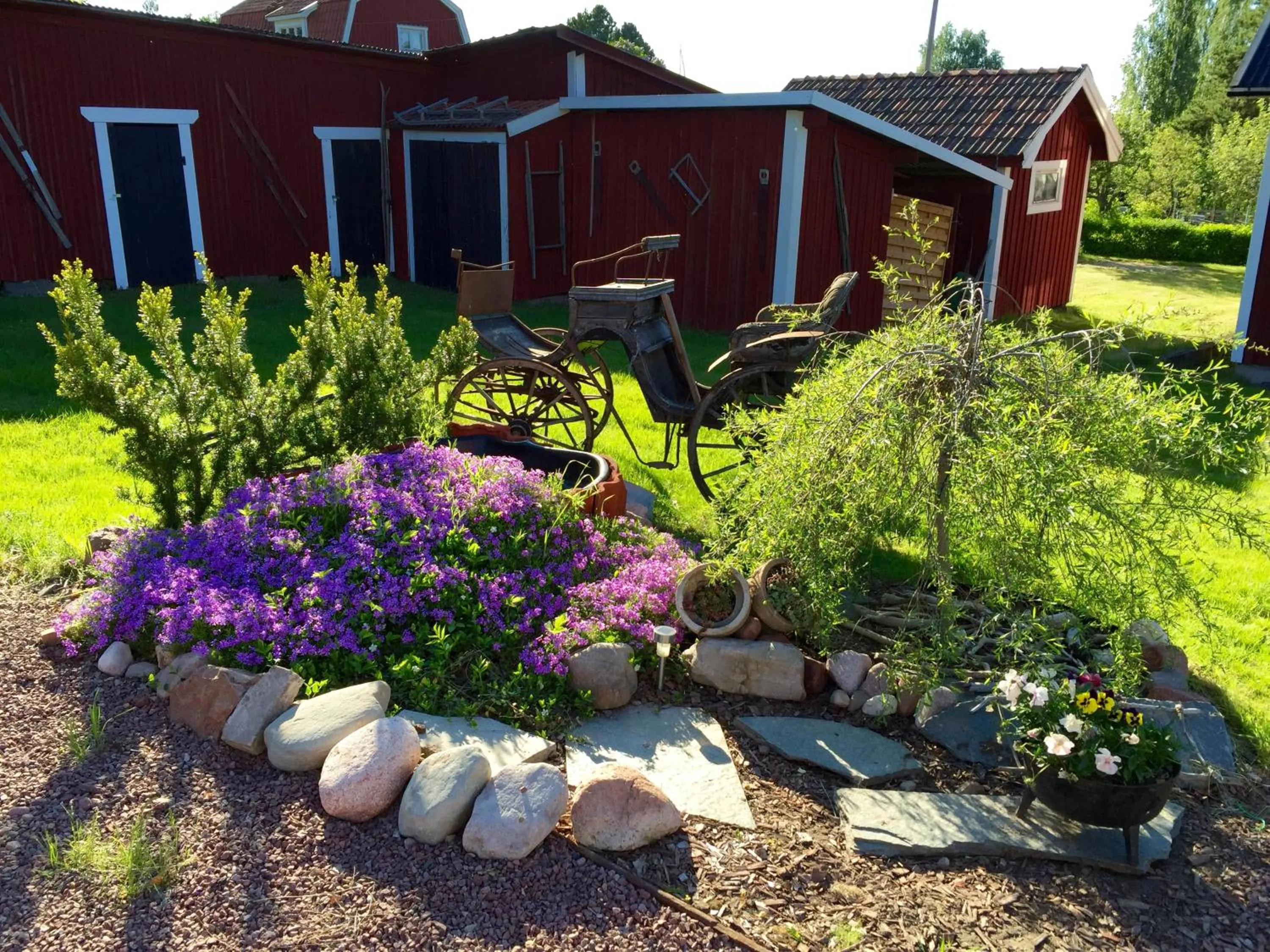 Spring in Prinsgården B&B rum stugor