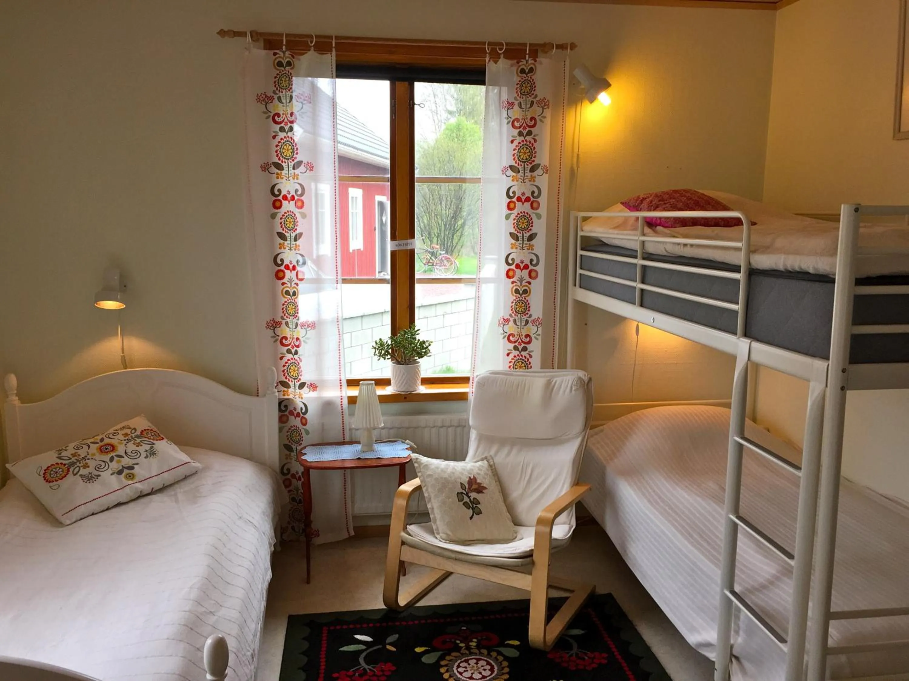 Bed in Prinsgården B&B rum stugor