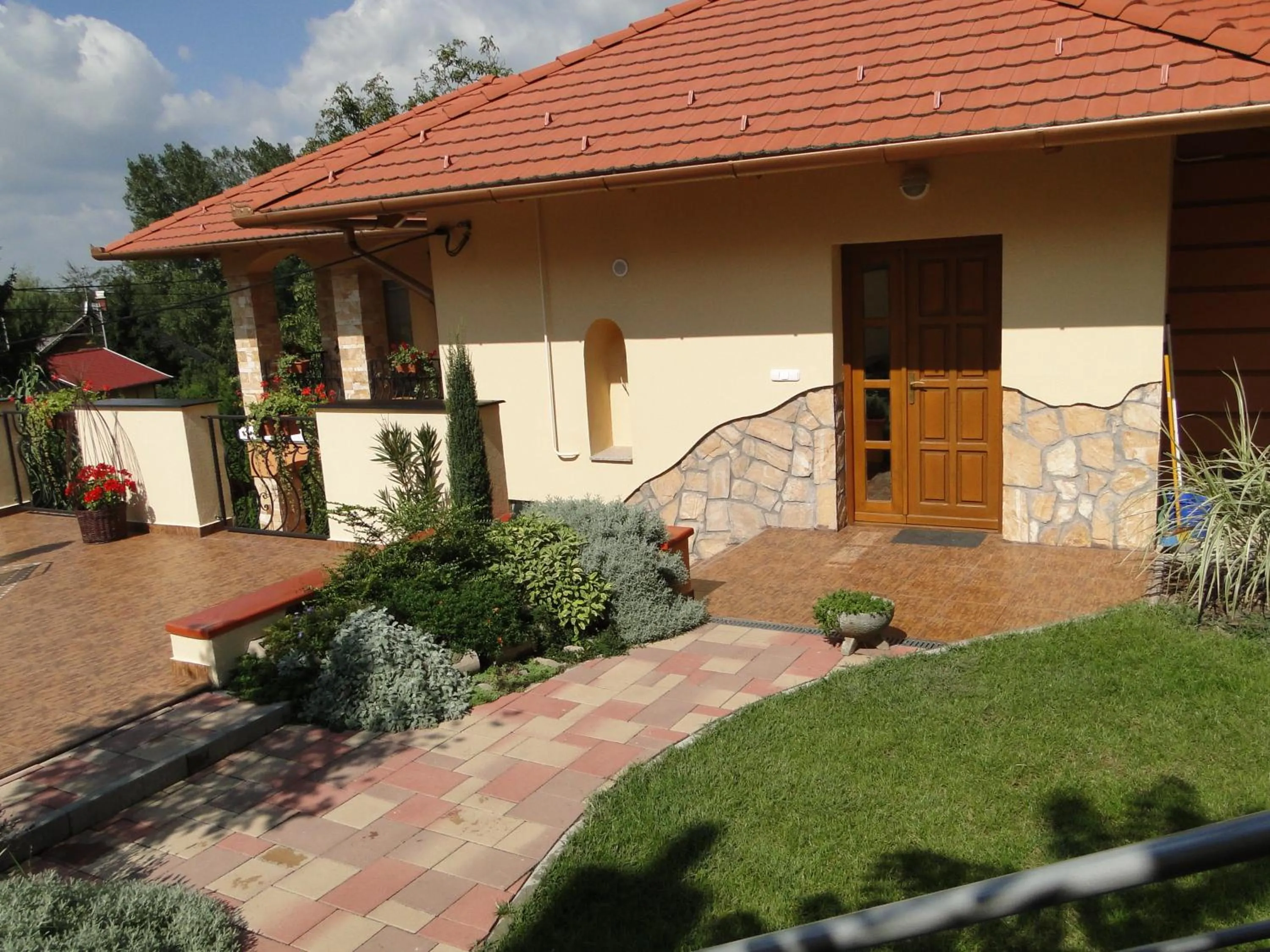 Facade/entrance in Janus Apartman