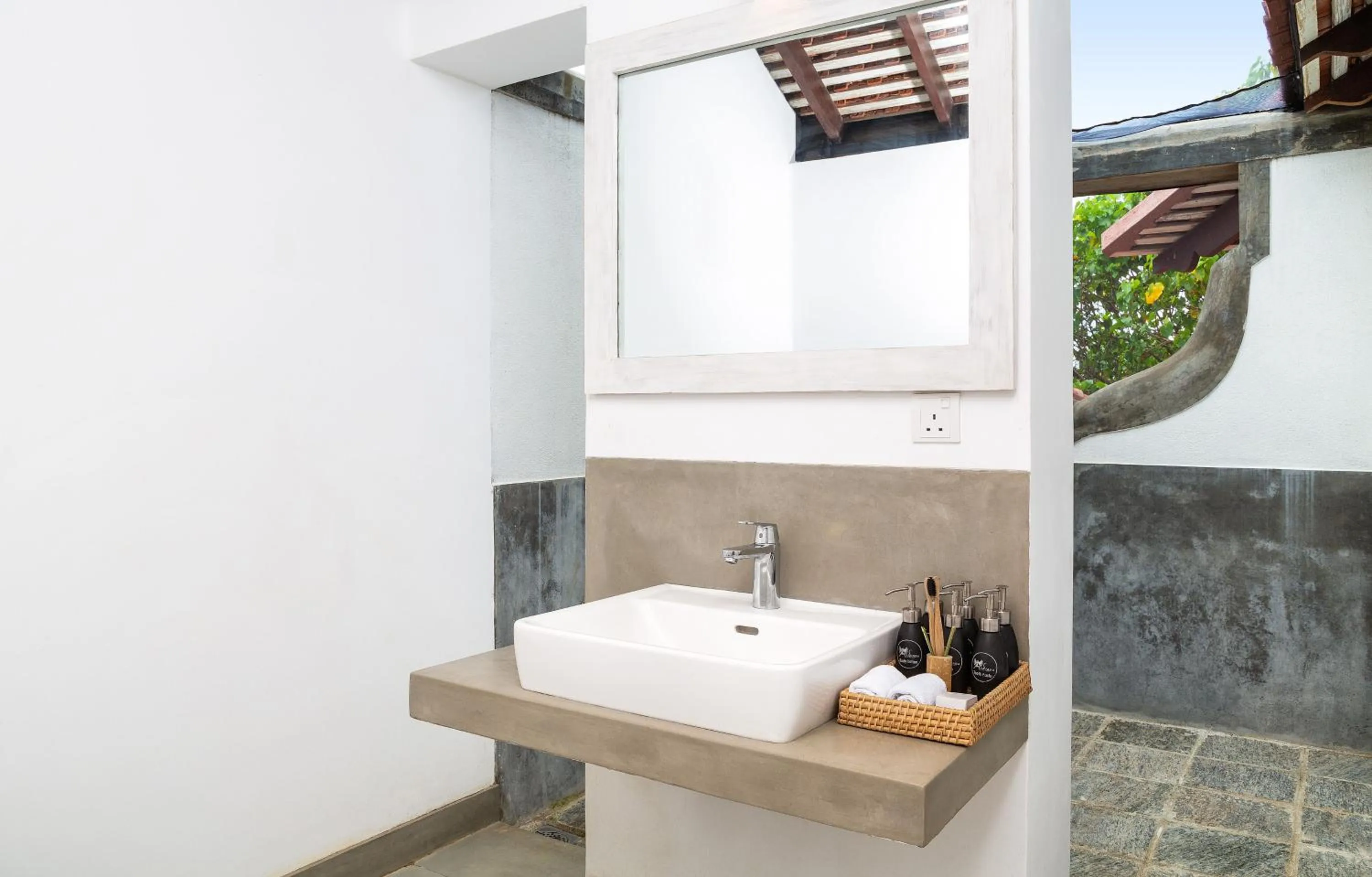 Open Air Bath in Ravana Garden