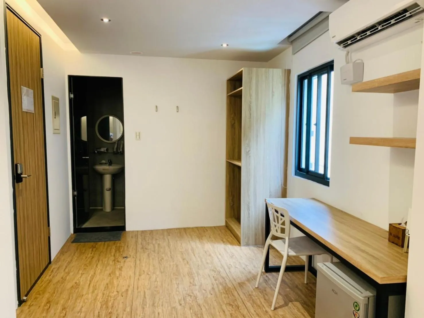 Photo of the whole room in H suite Go