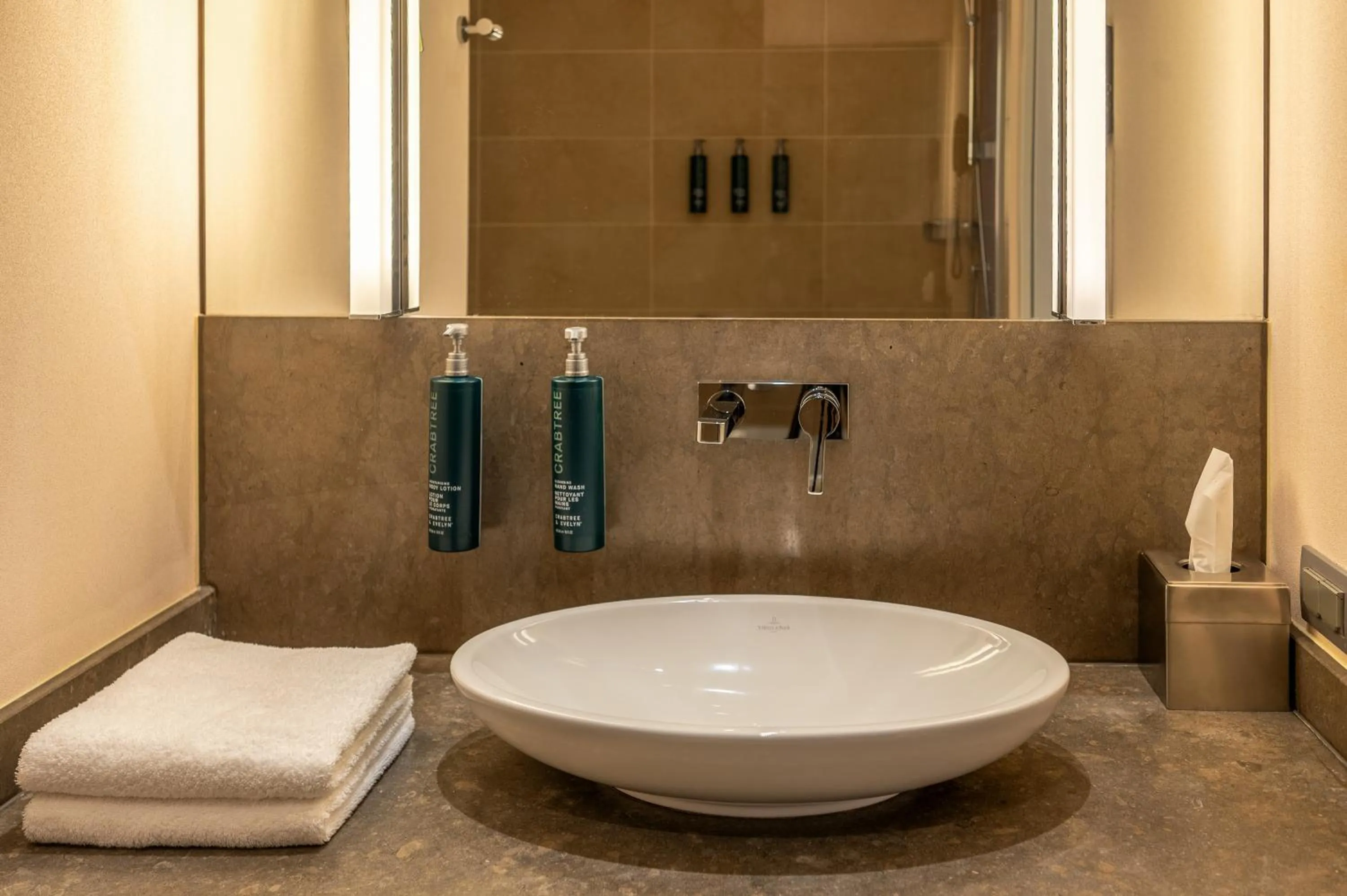 Bathroom in DoubleTree by Hilton Oradea