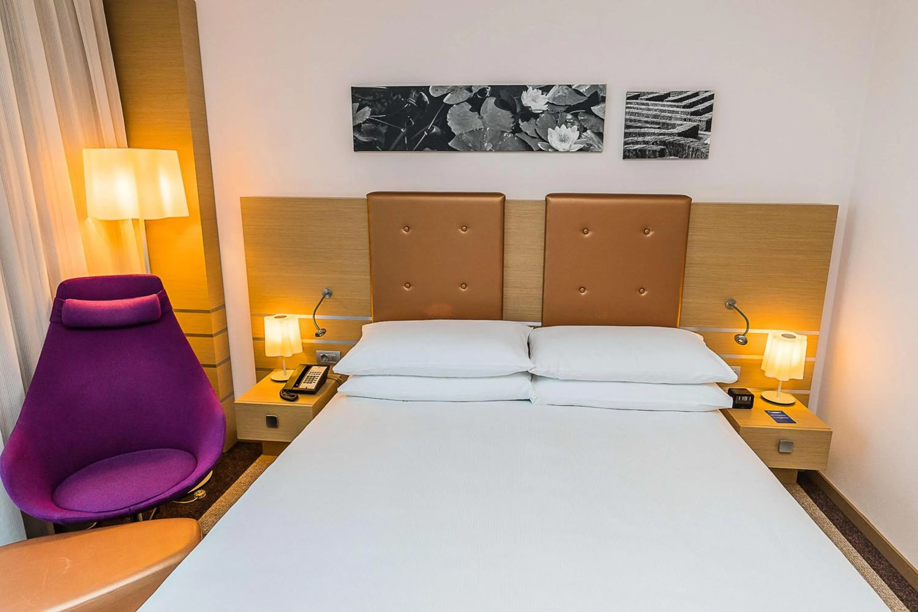 Bed in DoubleTree by Hilton Oradea