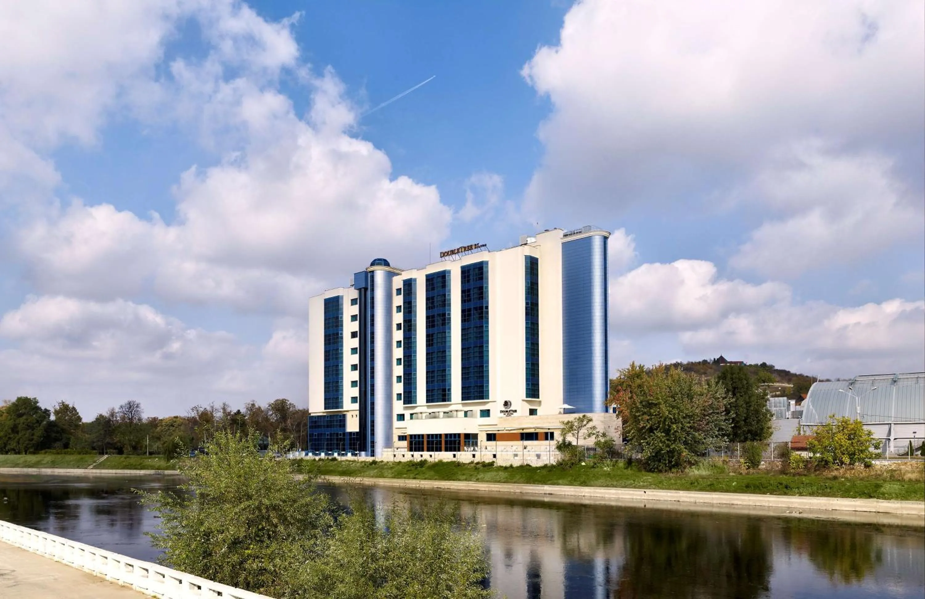 Property building in DoubleTree by Hilton Oradea