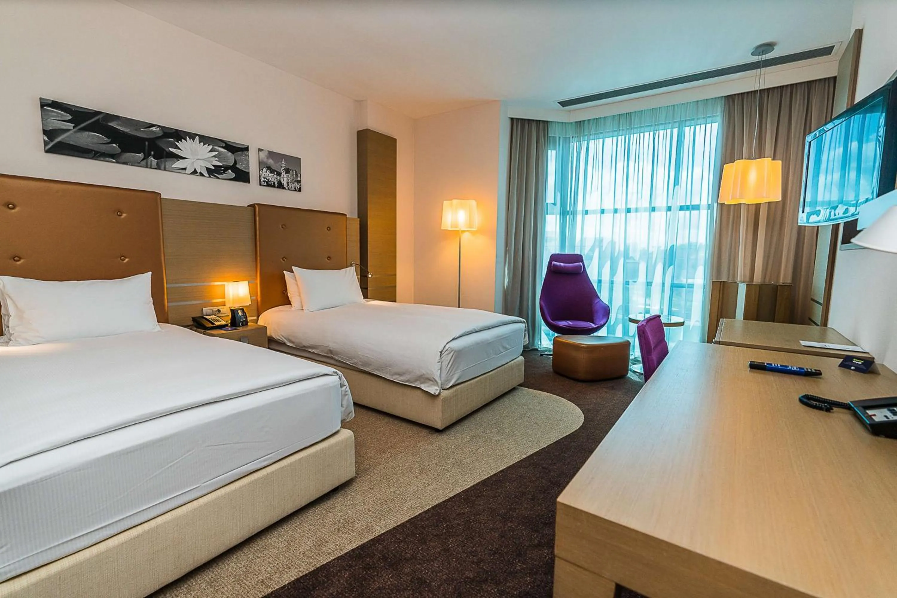 Bedroom, Bed in DoubleTree by Hilton Oradea