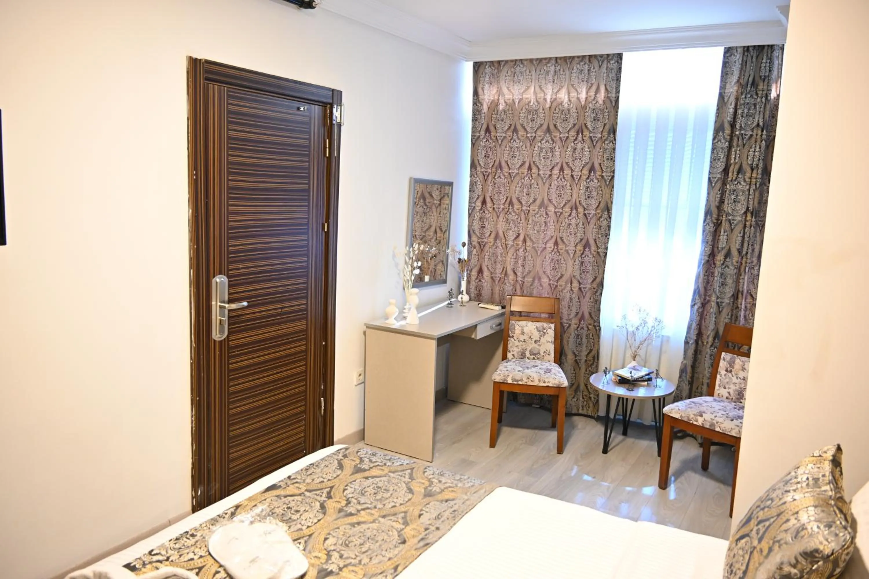 Bed in Elite Marmara Hotel Gungoren