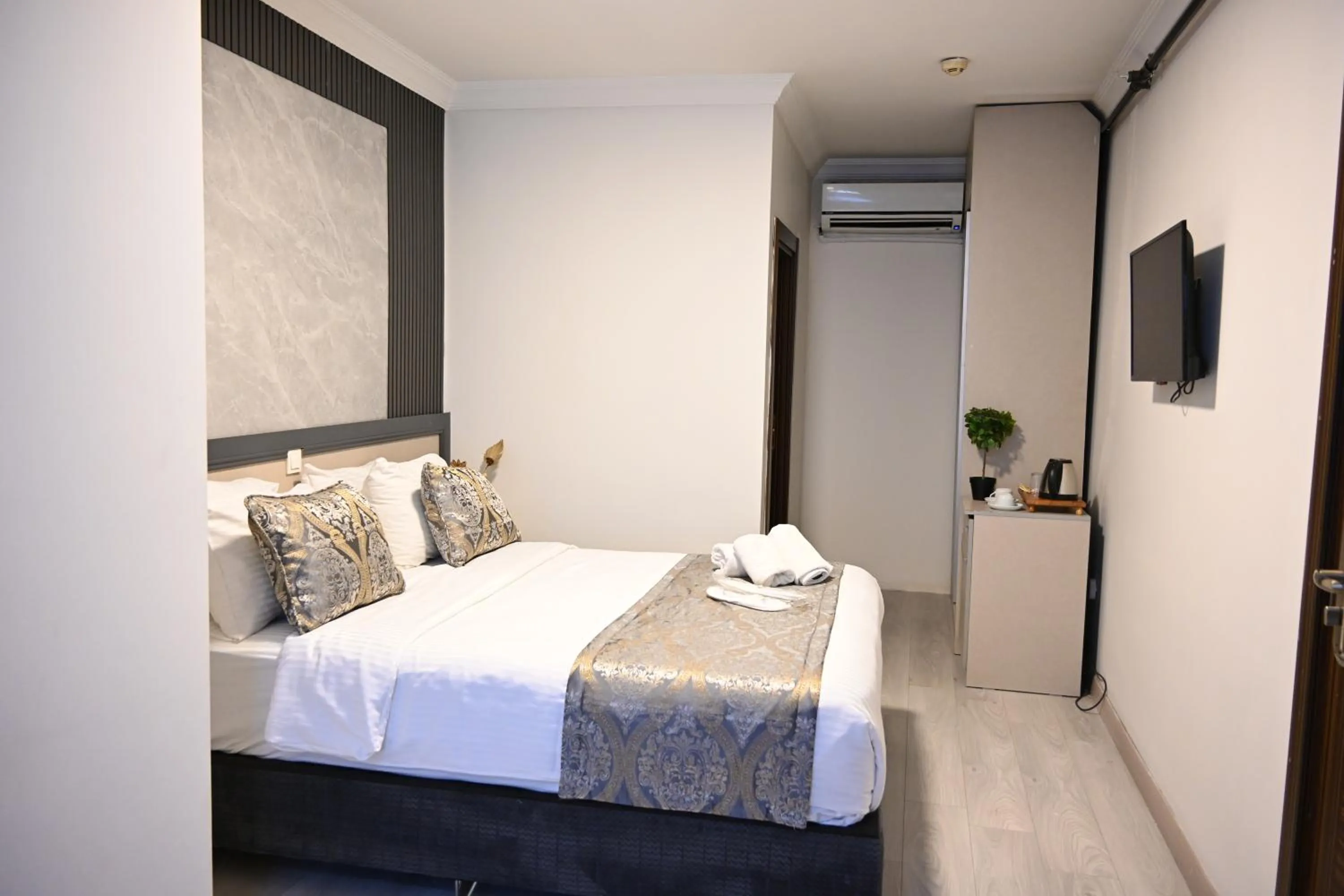 Bed in Elite Marmara Hotel Gungoren