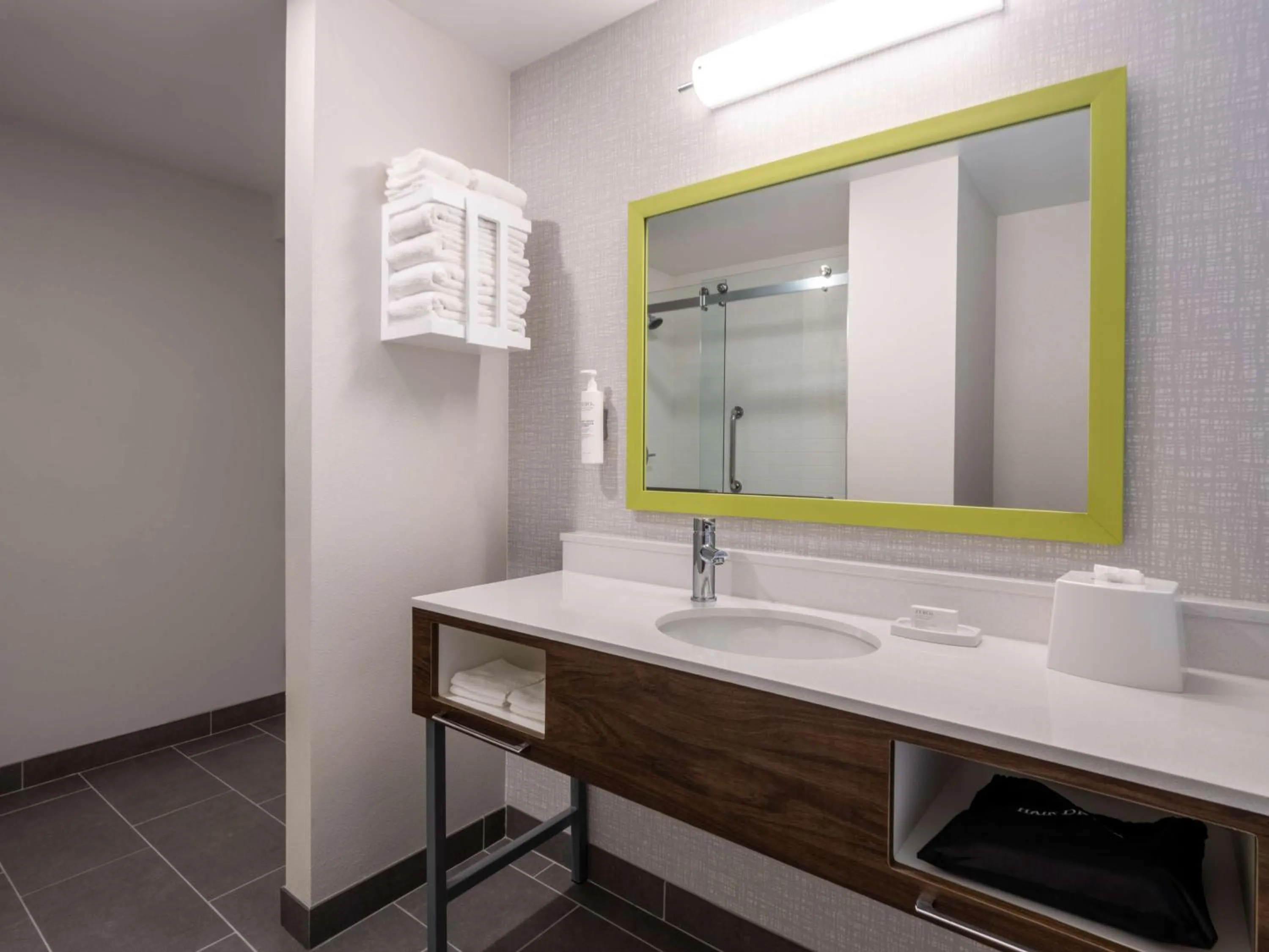 Bathroom in Hampton Inn Deerfield Beach